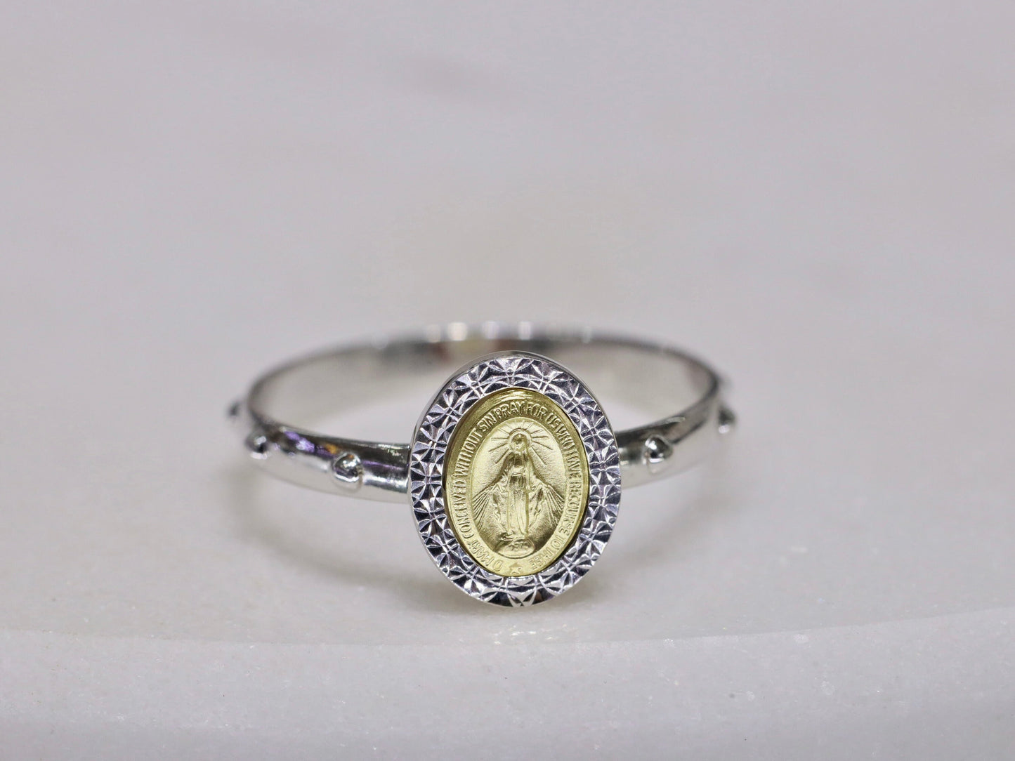 Anillo de rosario, anillo de Medalla Milagrosa, rosario de plata de ley 925, anillo de cuentas de oración, Virgen María talla diamante, delicado anillo católico con Nuestra Señora