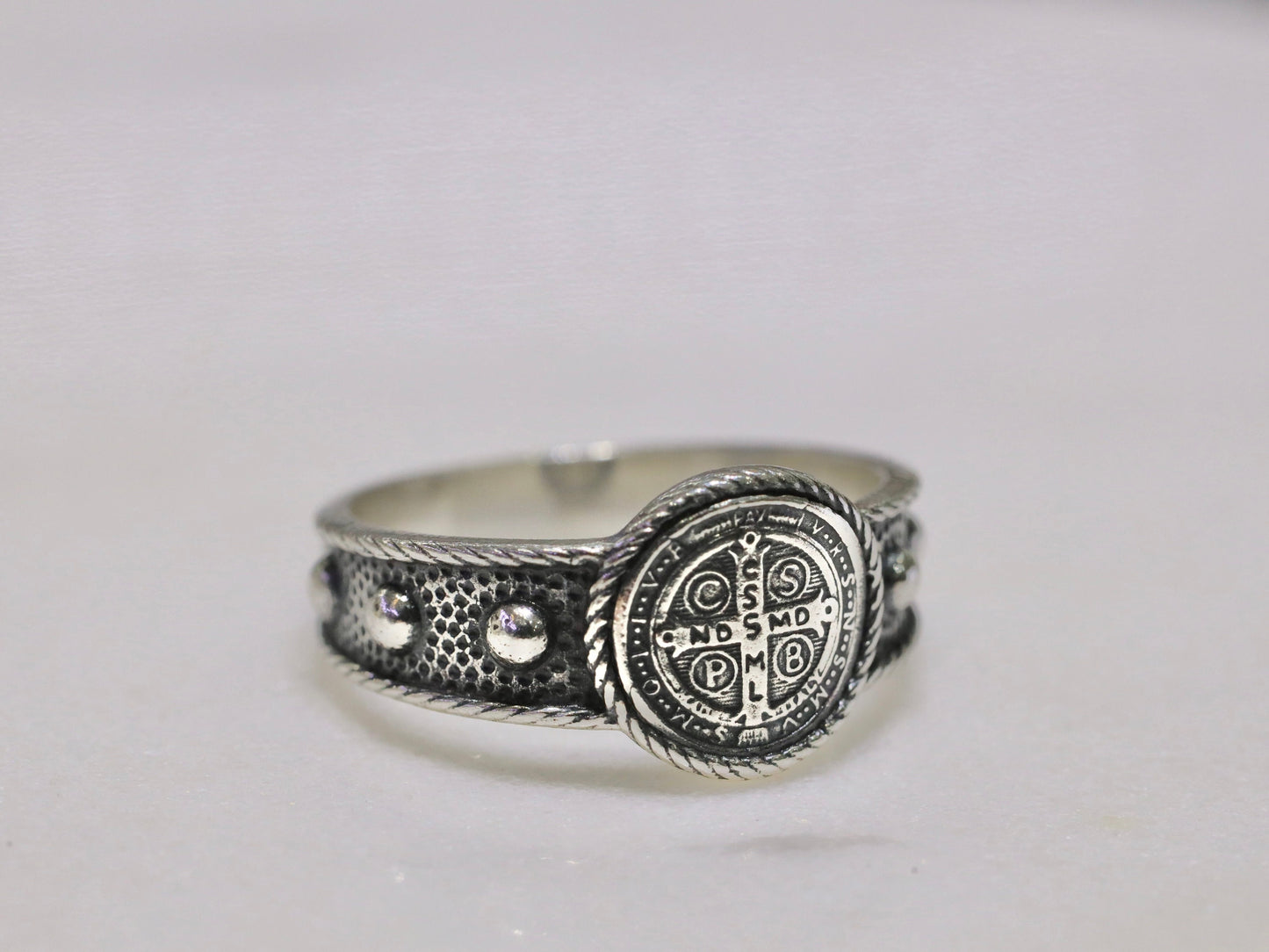 Anillo de rosario de plata de ley con medallas de San Benito, confianza en la protección de Dios, anillo religioso para el hombre, anillo de rosario de sello, rosario de una década