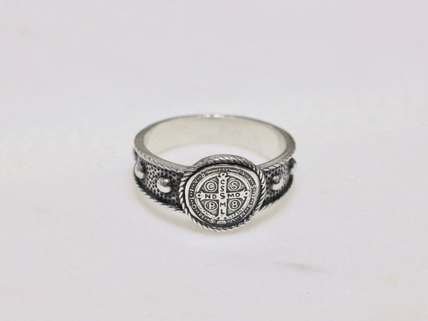Anillo de rosario de plata de ley con medallas de San Benito, confianza en la protección de Dios, anillo religioso para el hombre, anillo de rosario de sello, rosario de una década