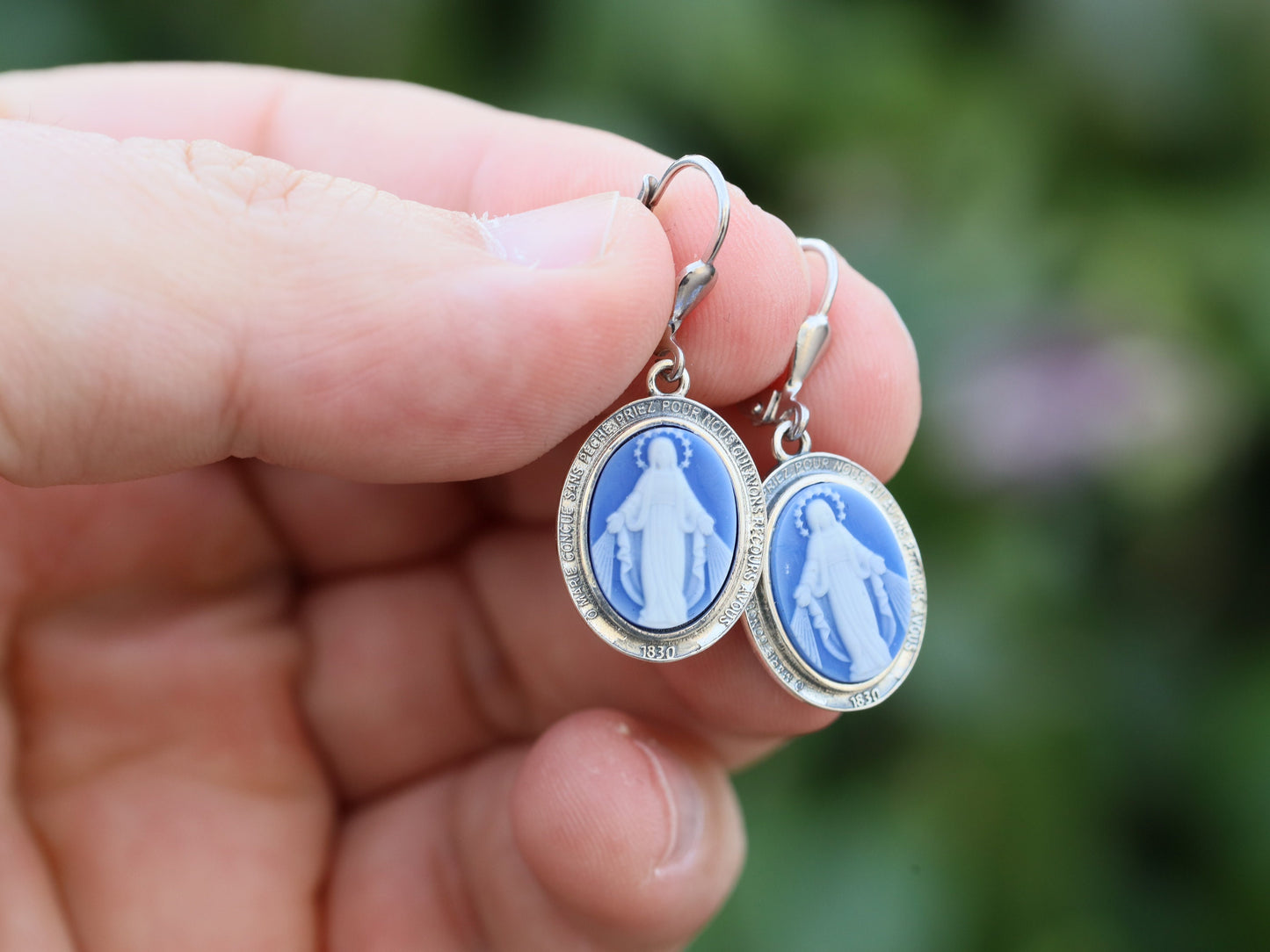 Pendientes estilo cameo de la Medalla Milagrosa de plata de primera ley, pendientes de la Virgen María para mujeres católicas,