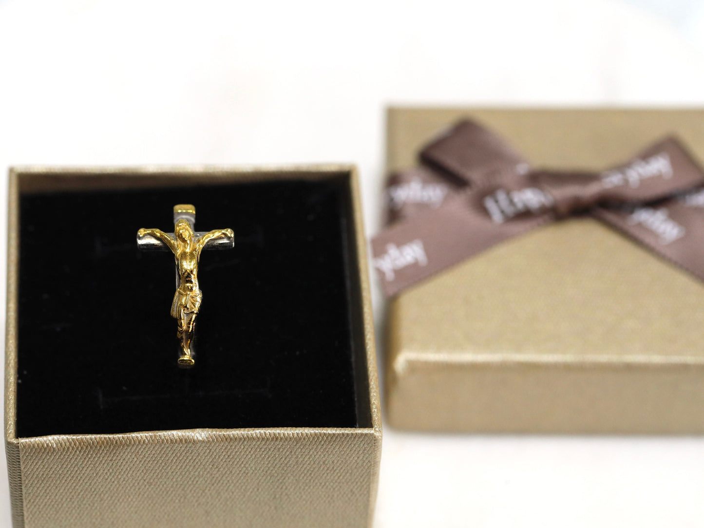 Anillo Jesús INRI de Plata 925 | Chapado en oro y rodio que no se deslustra | Regalo católico para hombres o mujeres.
