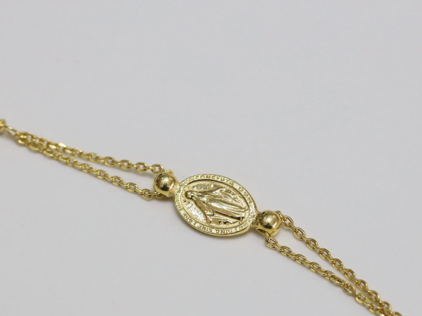 Delicado collar de rosario de 3 décadas con cruz chapada en oro y medalla milagrosa, collar de rosario redondo para mujer, collar de rosario de ónix negro