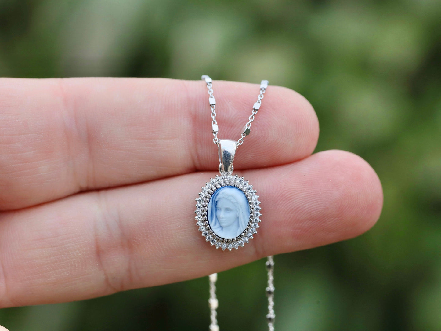 Impresionante colgante de la Virgen María de plata de ley con opción de cadena de corte de diamante: exquisito regalo del día de la fiesta católica para ella