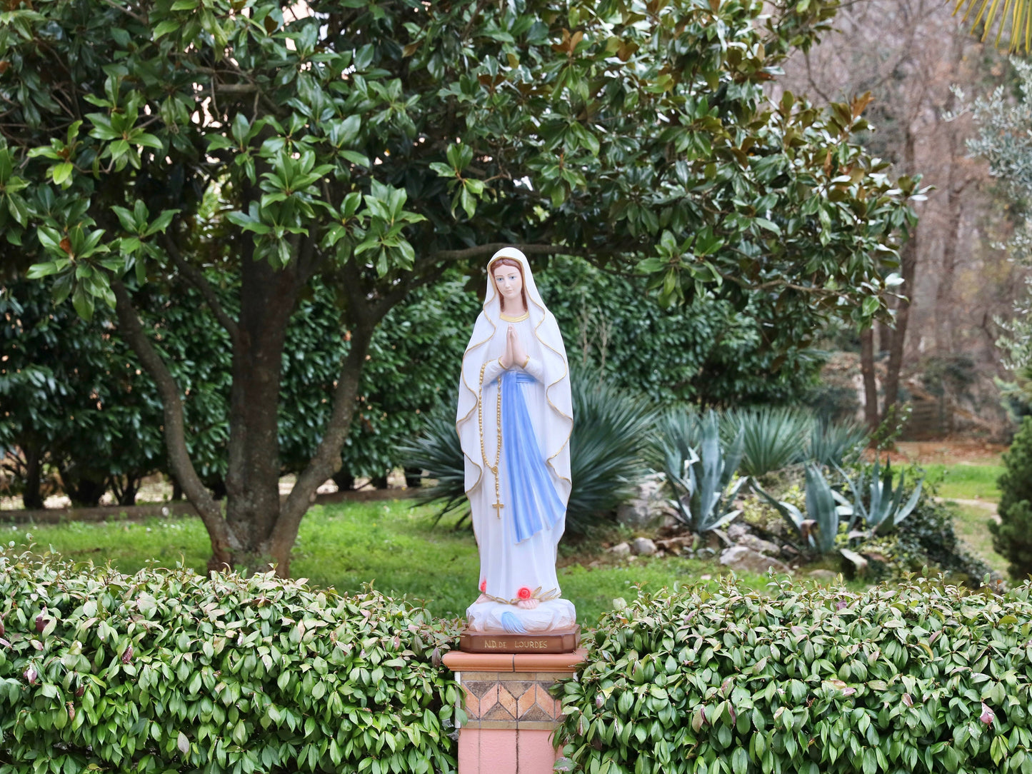 Estatua de la Graciosa Virgen María de Lourdes - 110 cm / 43,3 pulgadas, estatua de la Virgen María fundida en resina en polvo de mármol, gran estatua de Nuestra Señora