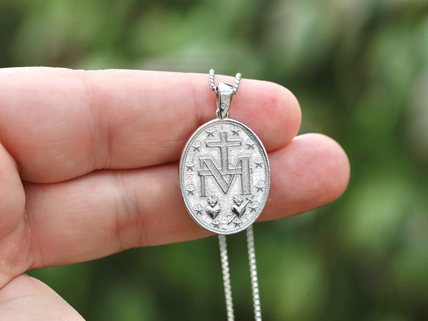Medalla Milagrosa estilo cameo de tamaño mediano, medalla de cameo azul de plata de ley 925, Medalla Milagrosa rodiada de 28 x 20 para mujeres católicas