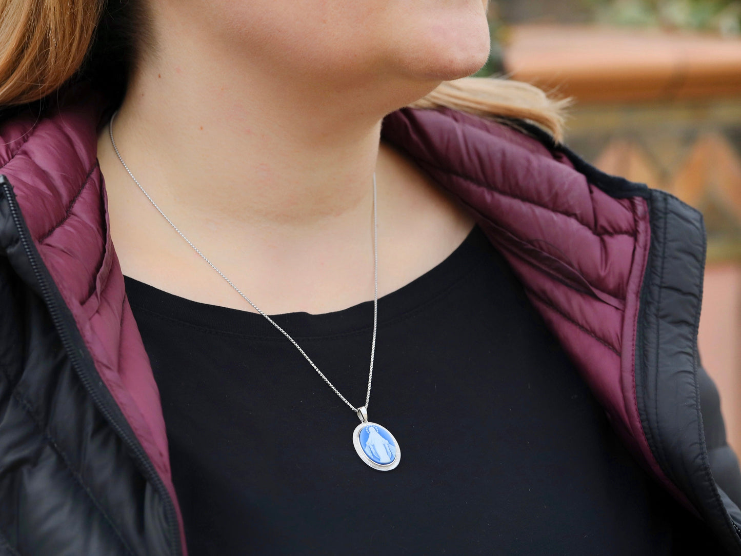 Medalla Milagrosa estilo cameo de tamaño mediano, medalla de cameo azul de plata de ley 925, Medalla Milagrosa rodiada de 28 x 20 para mujeres católicas