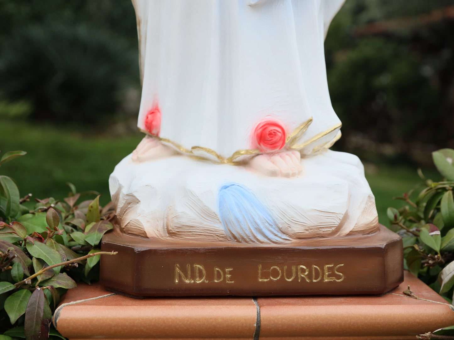 Estatua de la Graciosa Virgen María de Lourdes - 110 cm / 43,3 pulgadas, estatua de la Virgen María fundida en resina en polvo de mármol, gran estatua de Nuestra Señora
