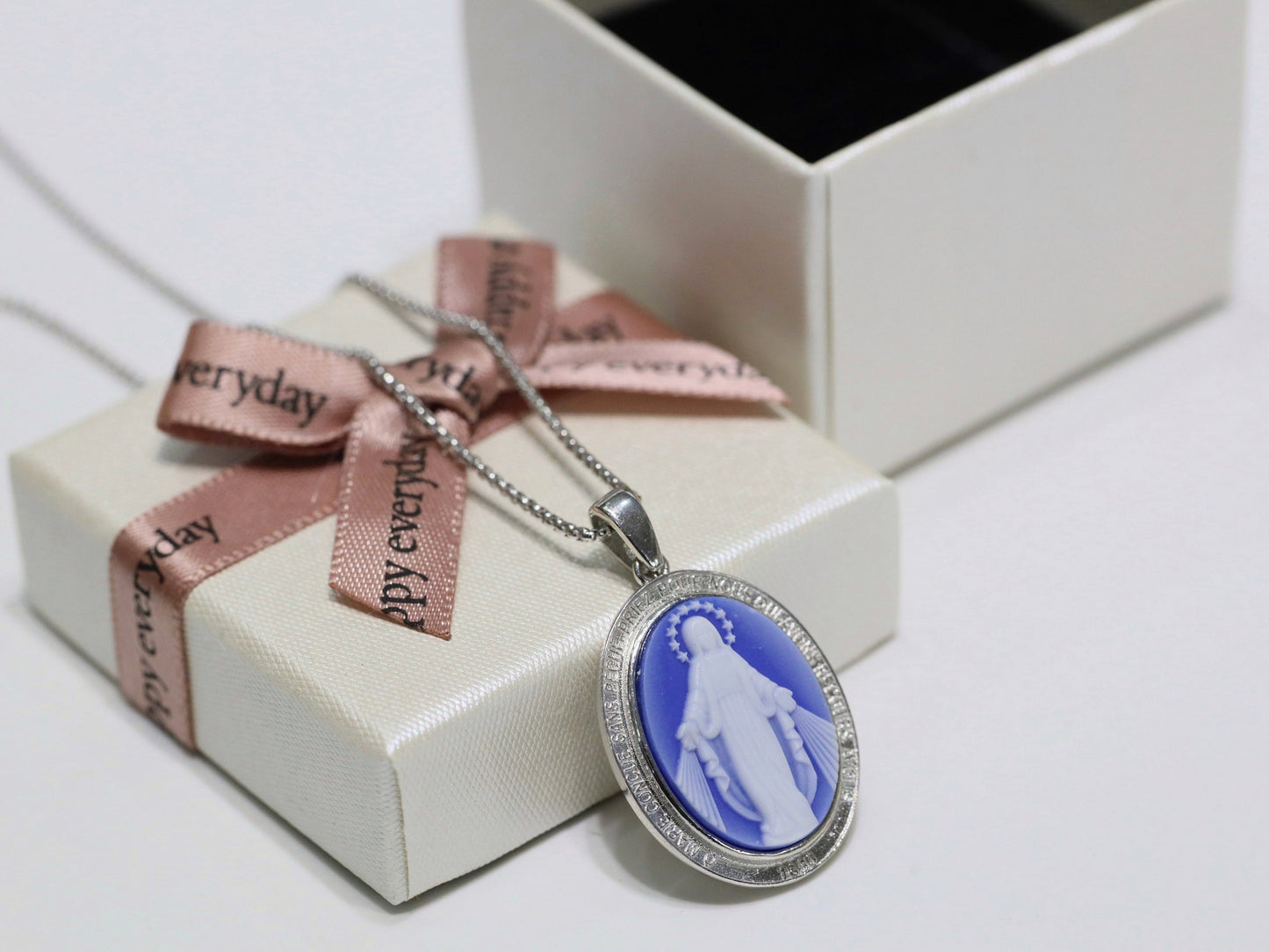 Medalla Milagrosa estilo cameo de tamaño mediano, medalla de cameo azul de plata de ley 925, Medalla Milagrosa rodiada de 28 x 20 para mujeres católicas