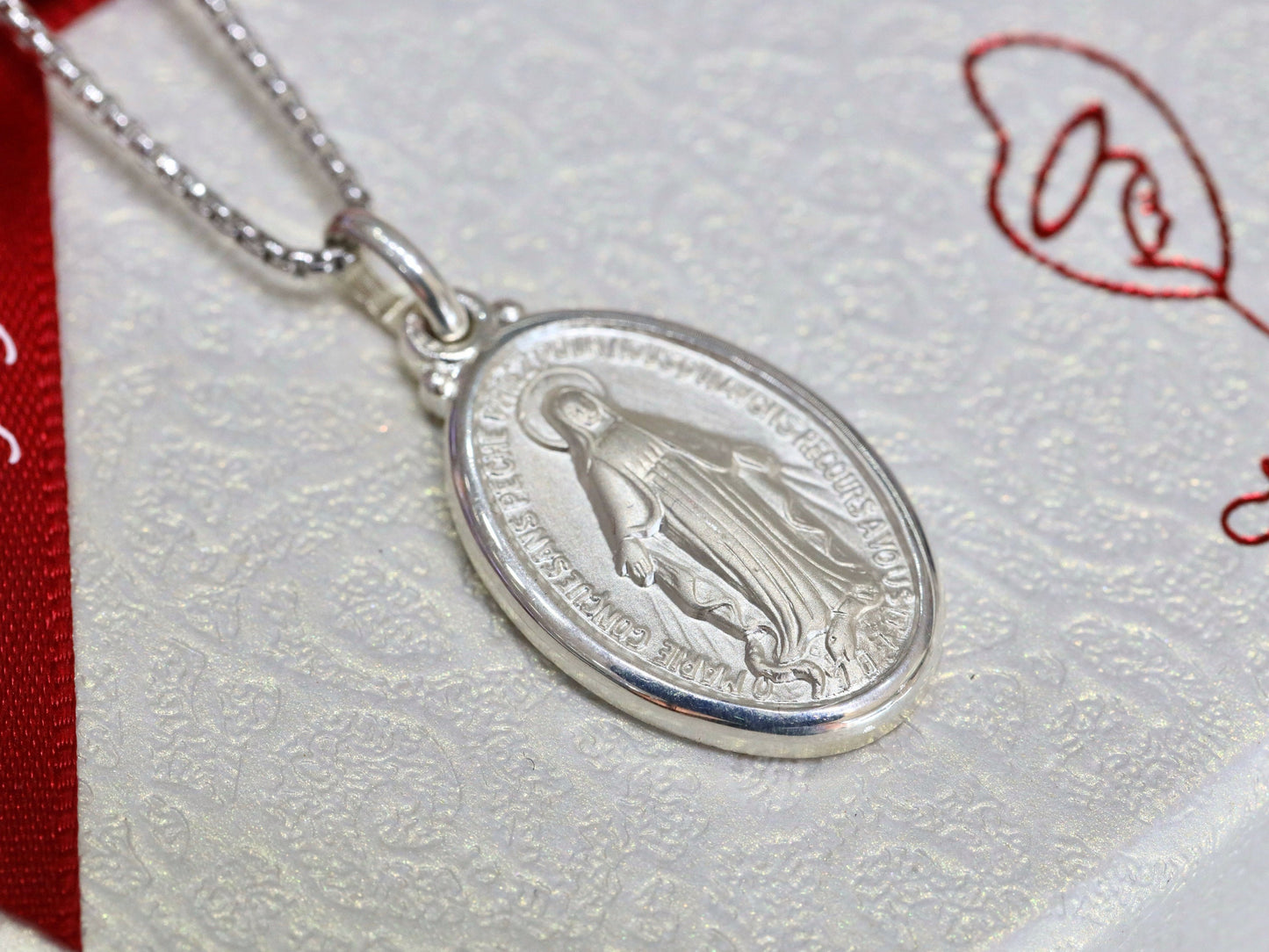 Medalla Milagrosa de plata de ley auténtica | 19x15mm | Textura satinada | Colgante católico | Medalla Católica Canonizada | medalla de tamaño mediano