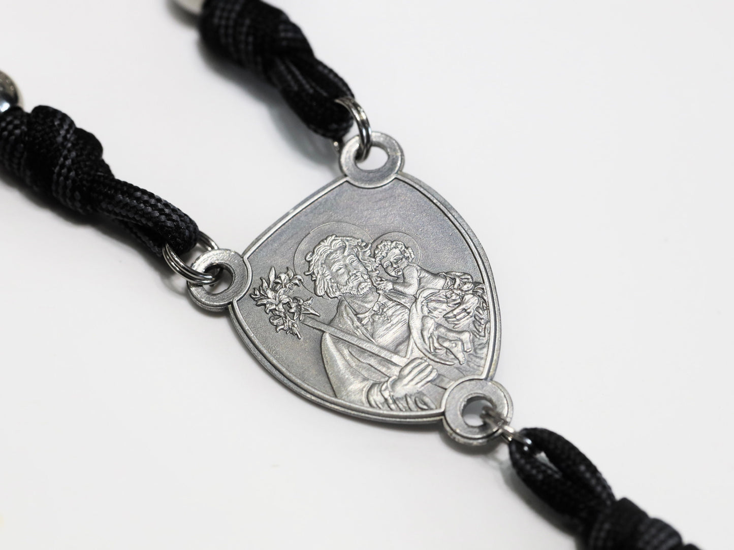 Rosario de Paracord de acero inoxidable para hombres: San Benito, San José y Sagrados Corazones (muy detallado)