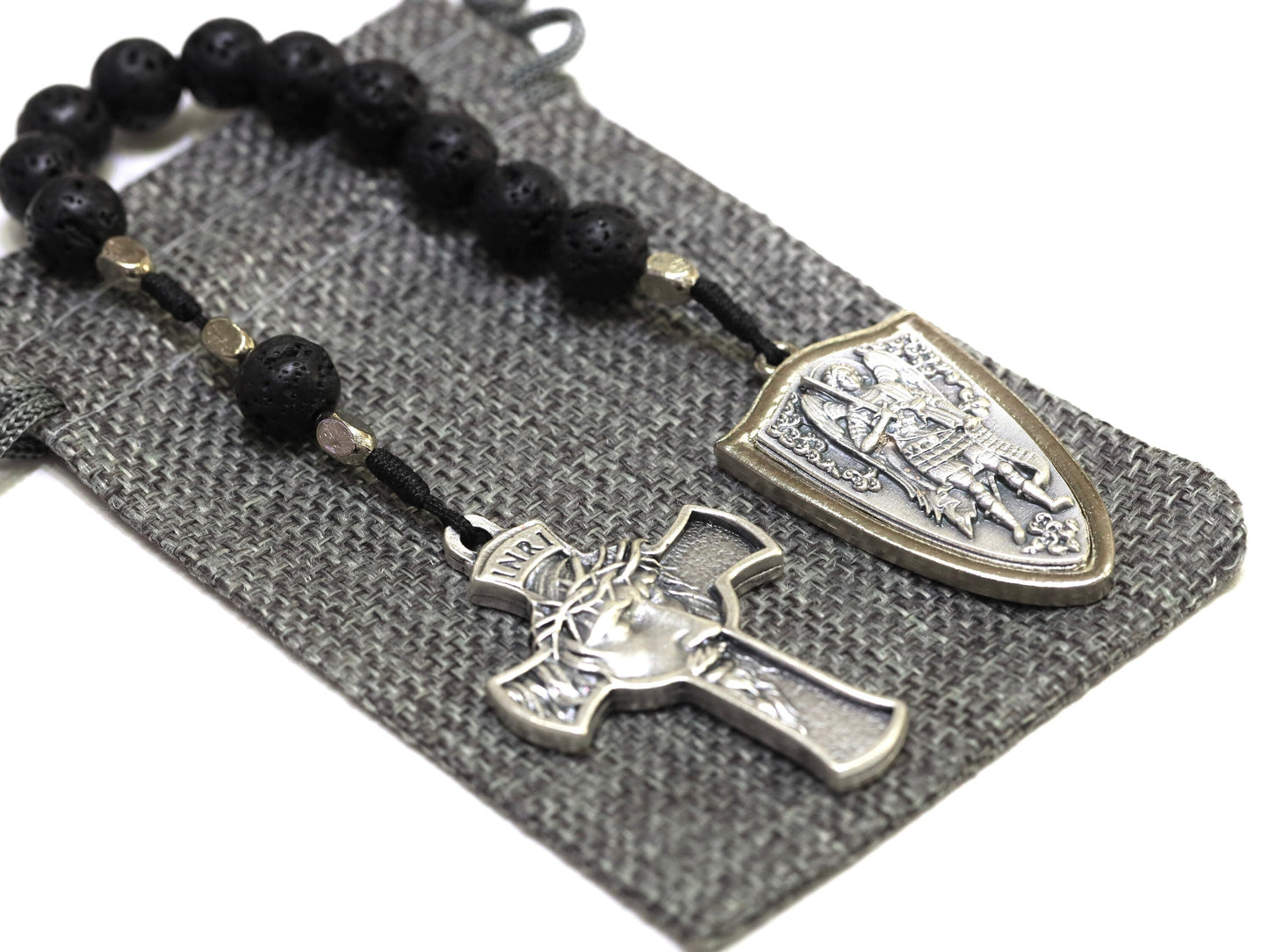 Rosario Católico de Bolsillo de Piedra de Lava con Medalla de San Miguel y Jesús - Cuentas de 10 mm