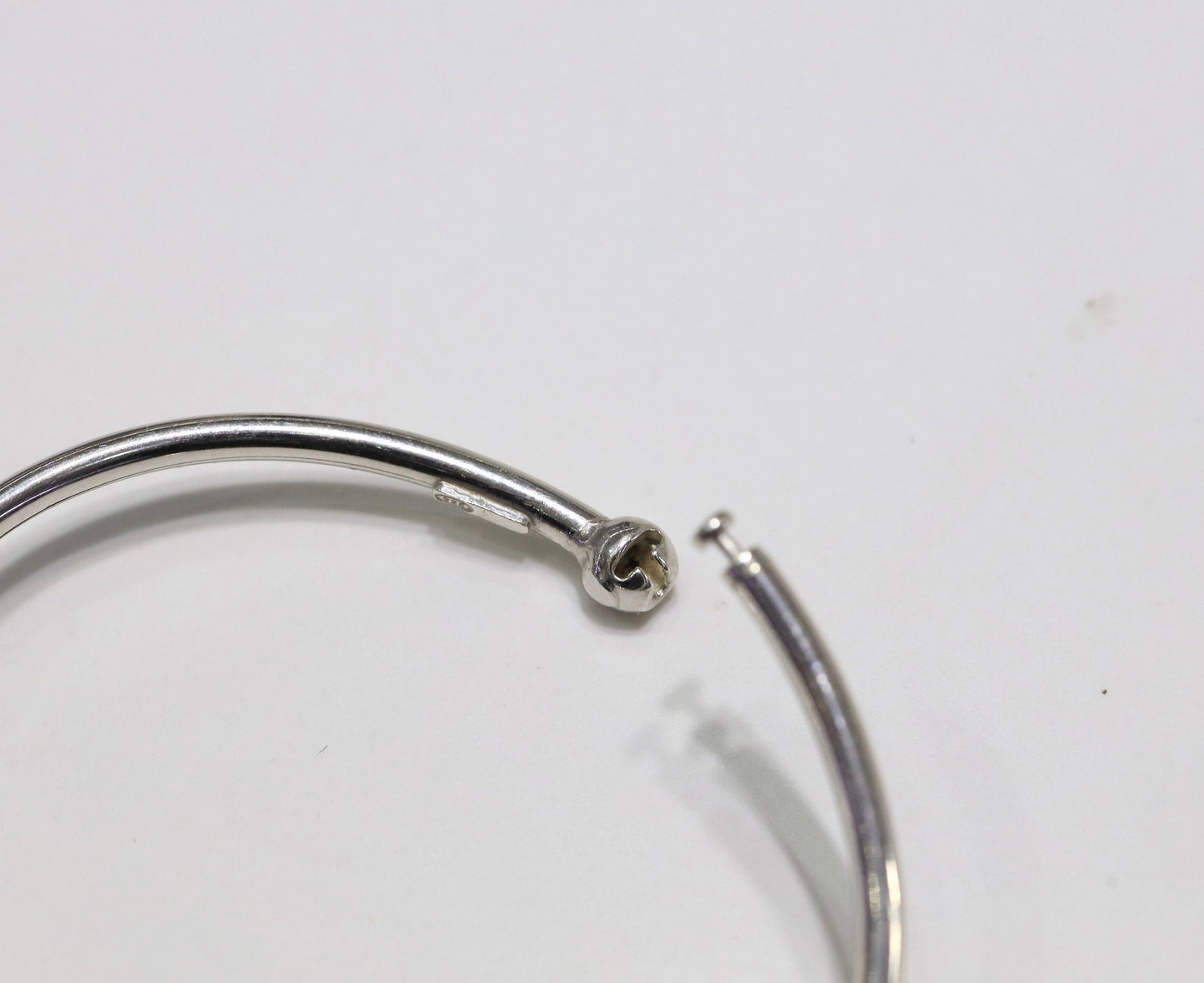 Pulsera de plata de ley con medalla milagrosa - Regalo ideal para mujeres - Pulsera de plata maciza chapada en rodio, resistente al deslustre