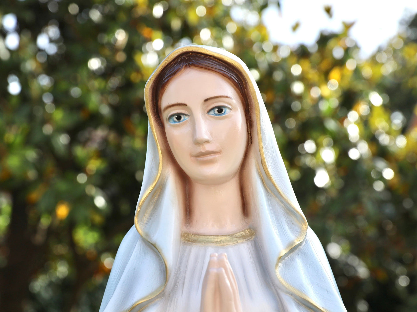 Exquisita estatua de la Virgen María de Lourdes de 80 cm para el altar o jardín del hogar, estatua de la Virgen María moldeada de 31 pulgadas, gran estatua del altar del hogar