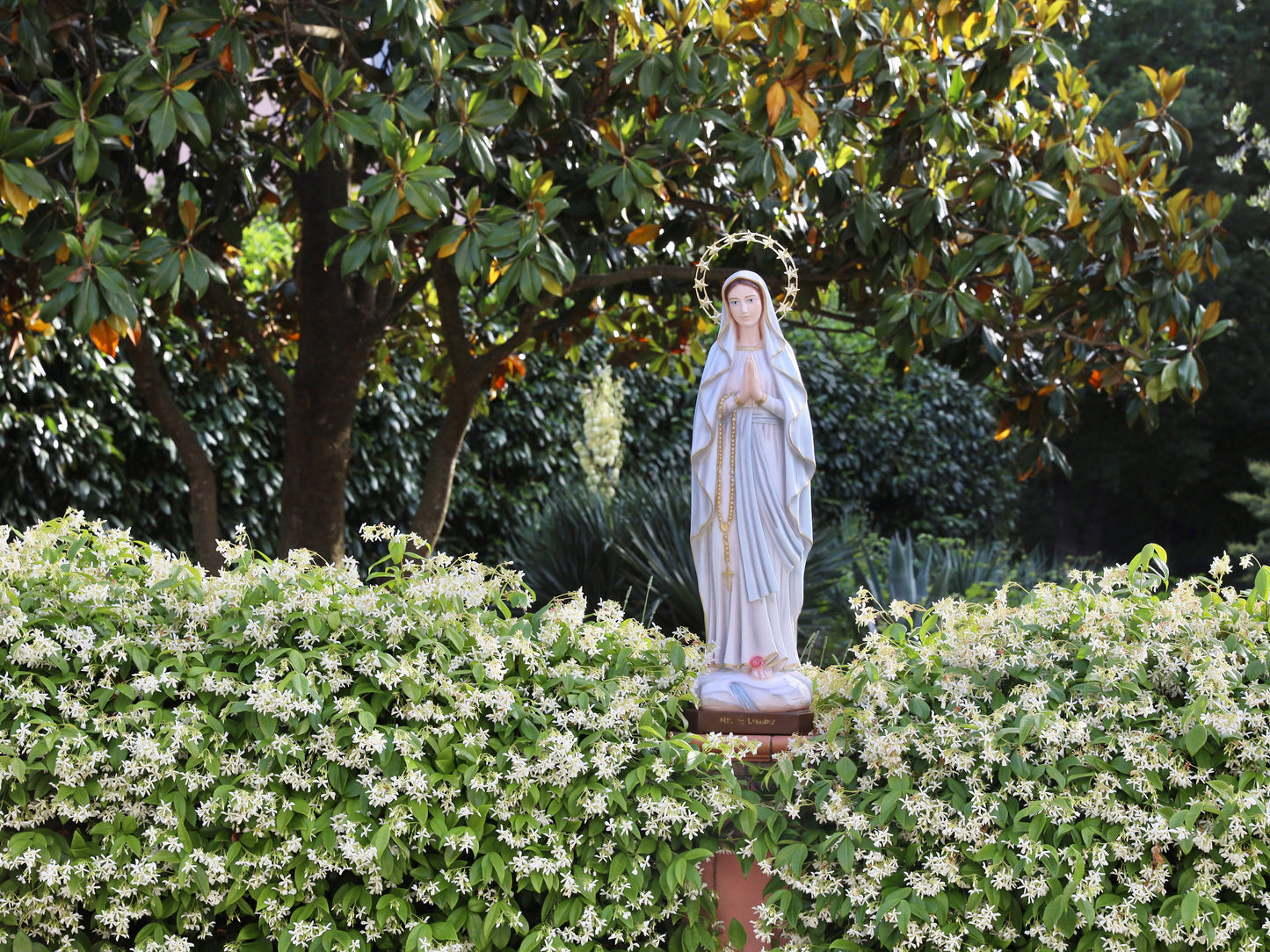 Exquisita estatua de la Virgen María de Lourdes de 80 cm para el altar o jardín del hogar, estatua de la Virgen María moldeada de 31 pulgadas, gran estatua del altar del hogar