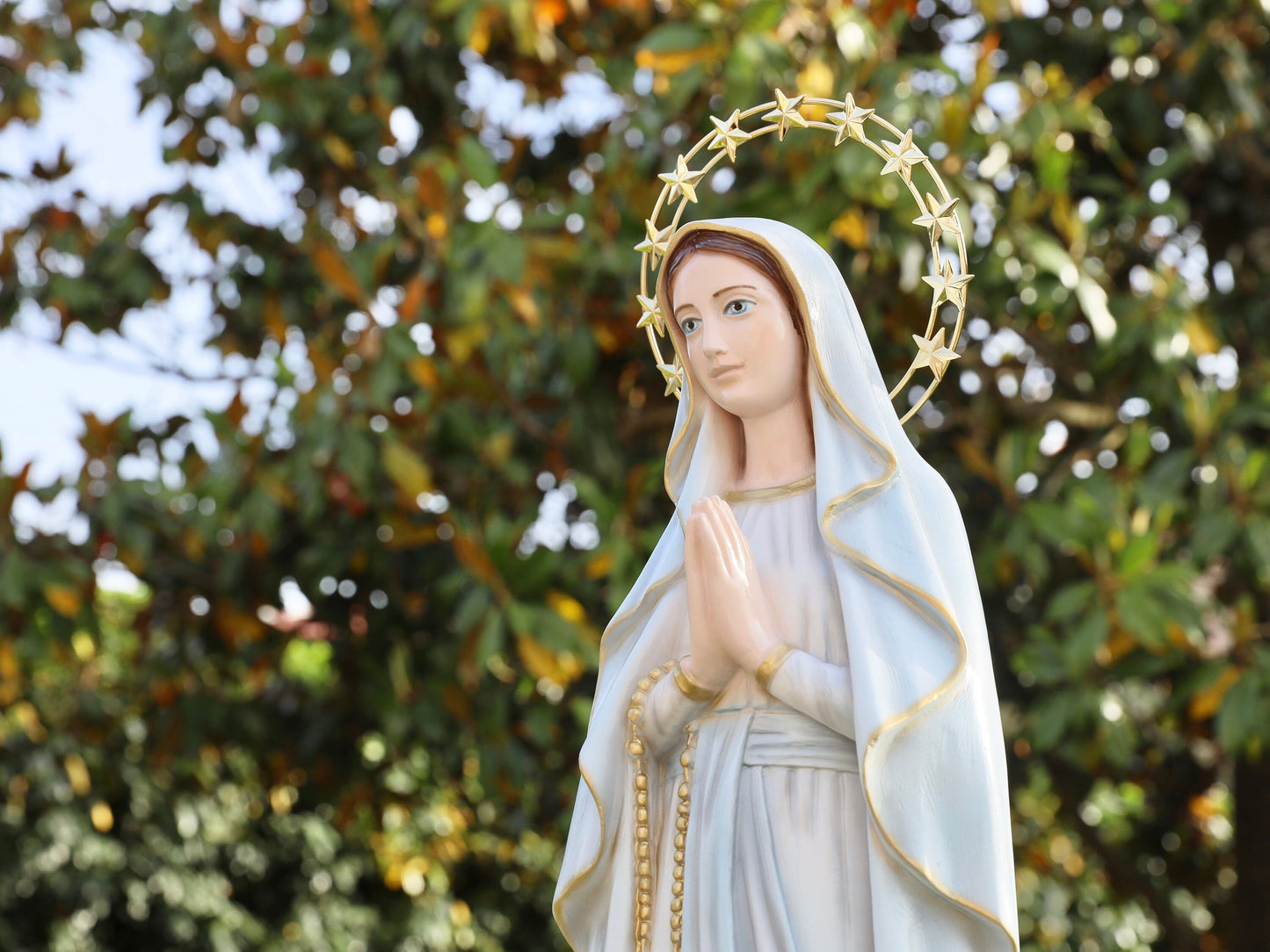 Exquisita estatua de la Virgen María de Lourdes de 80 cm para el altar o jardín del hogar, estatua de la Virgen María moldeada de 31 pulgadas, gran estatua del altar del hogar