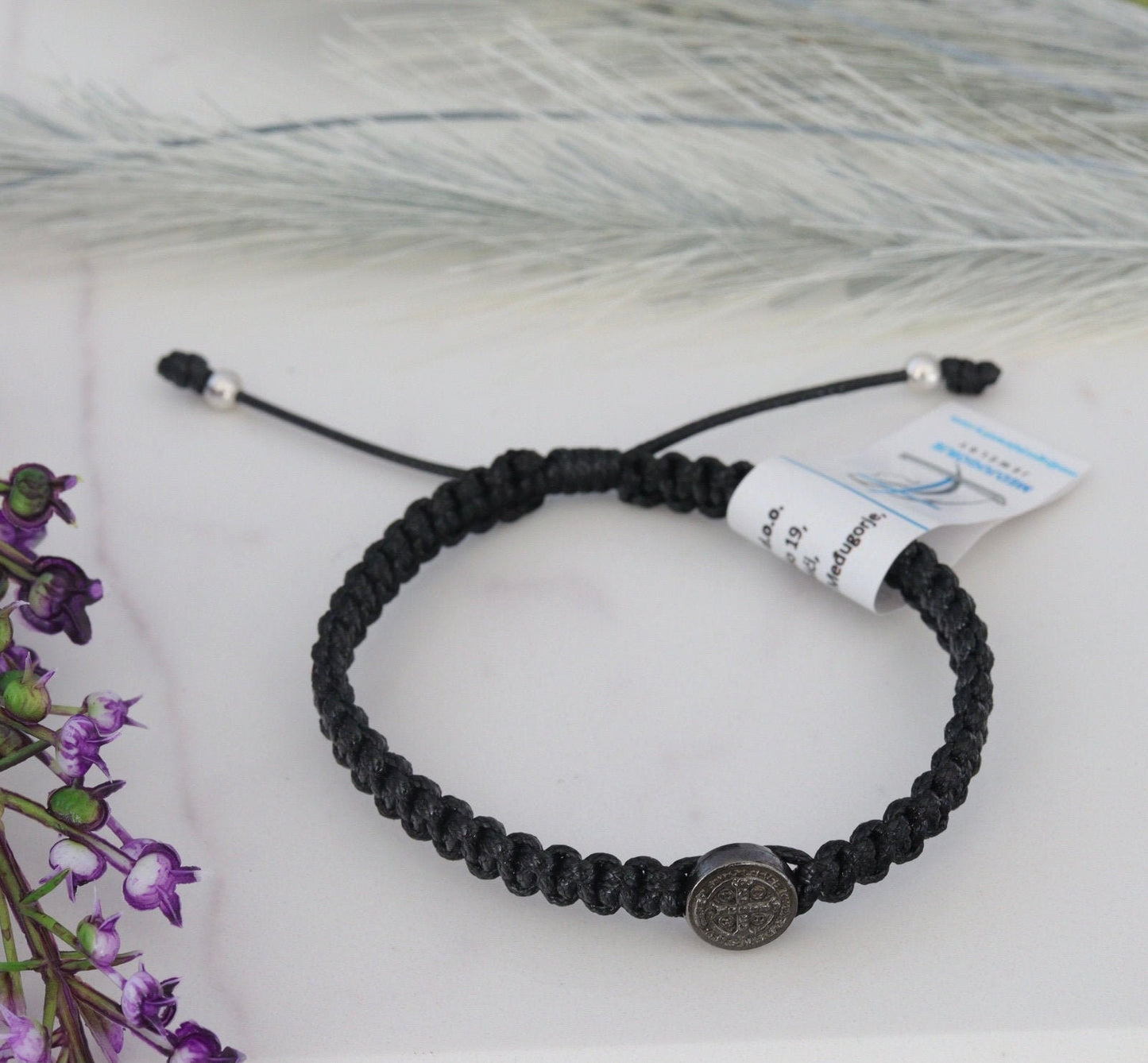 Pulsera de San Benito, pulsera de San Benito hecha a mano, pulsera Medjugorje, pulsera tejida, pulsera para hombre, pulsera simple, una medalla