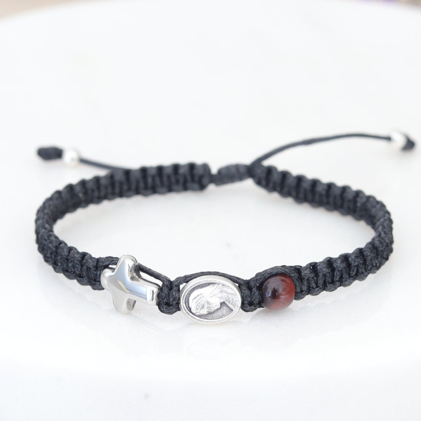 Pulsera de macramé hecha a mano con cruz y medalla de la Virgen María/Pulsera de piedras preciosas/Pulsera Devine Mercy medjugorje/pulsera de macramé