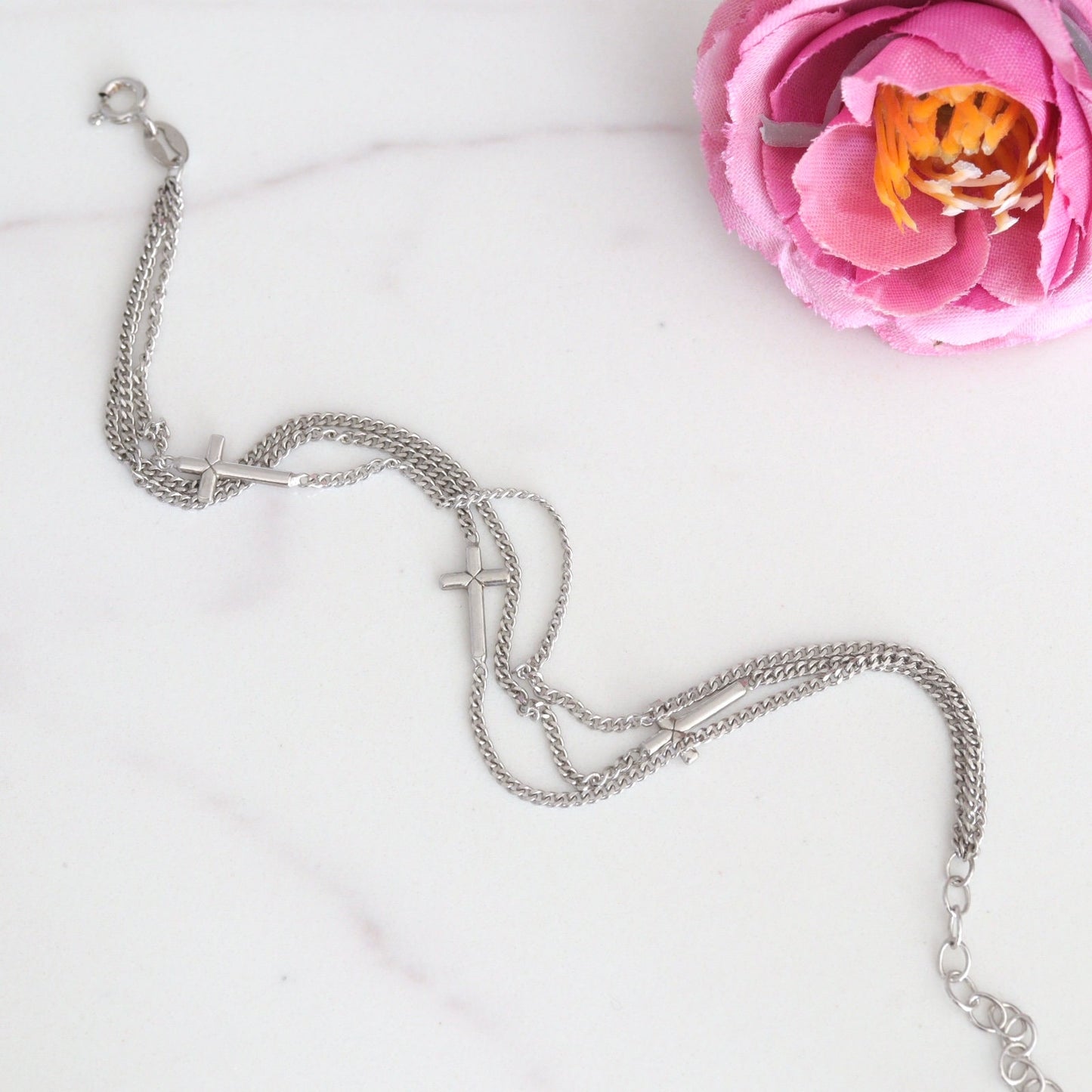 Pulsera cruzada delicada, pulsera de plata de ley 925, pulsera delicada para adolescente católica, pulsera cruzada triple estilo minimalista