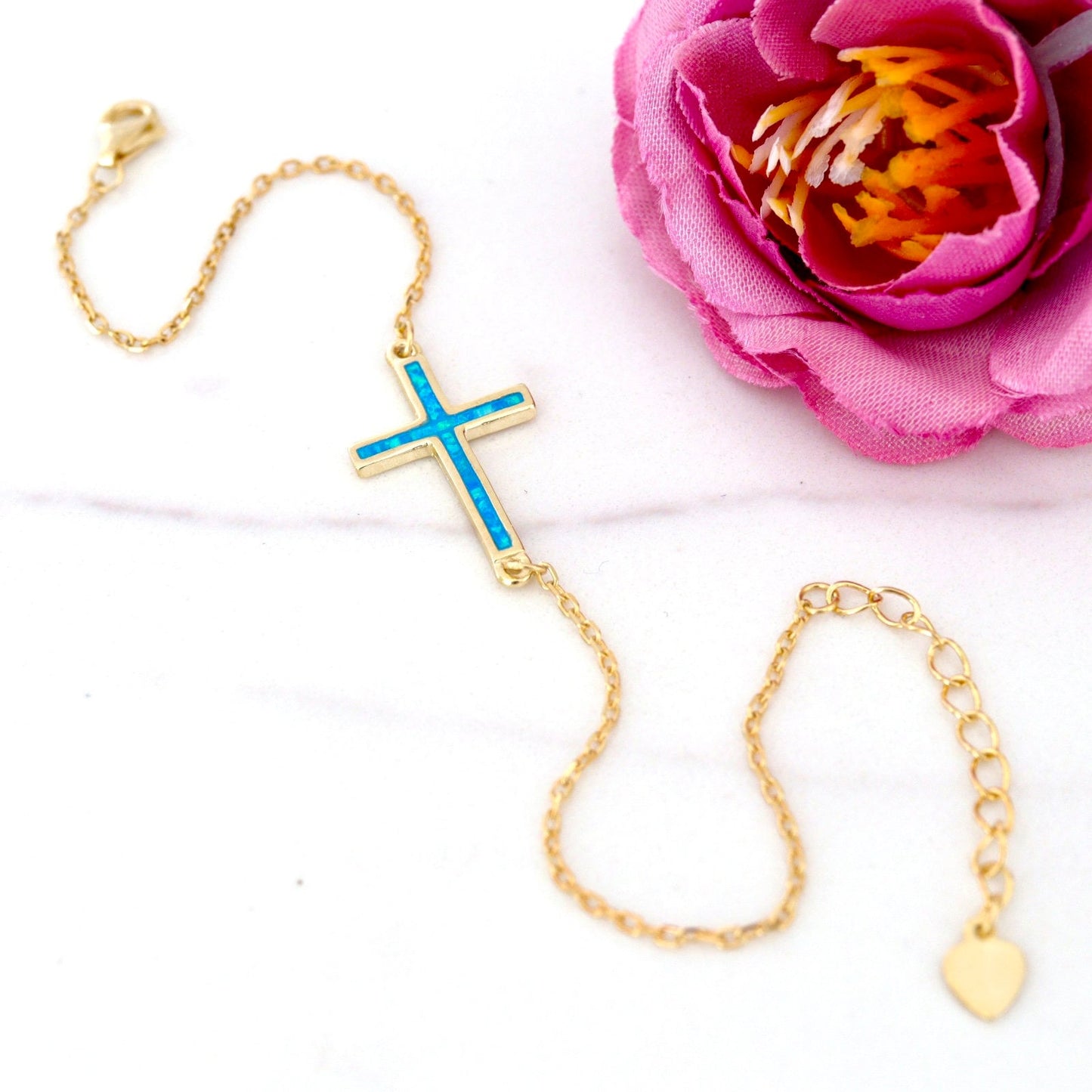 Pulsera cruzada de ópalo de plata de ley, pulsera cruzada delicada, pulsera de encanto de ópalo azul, pulsera de ópalo única para mujer, cruz azul de Medjugorje