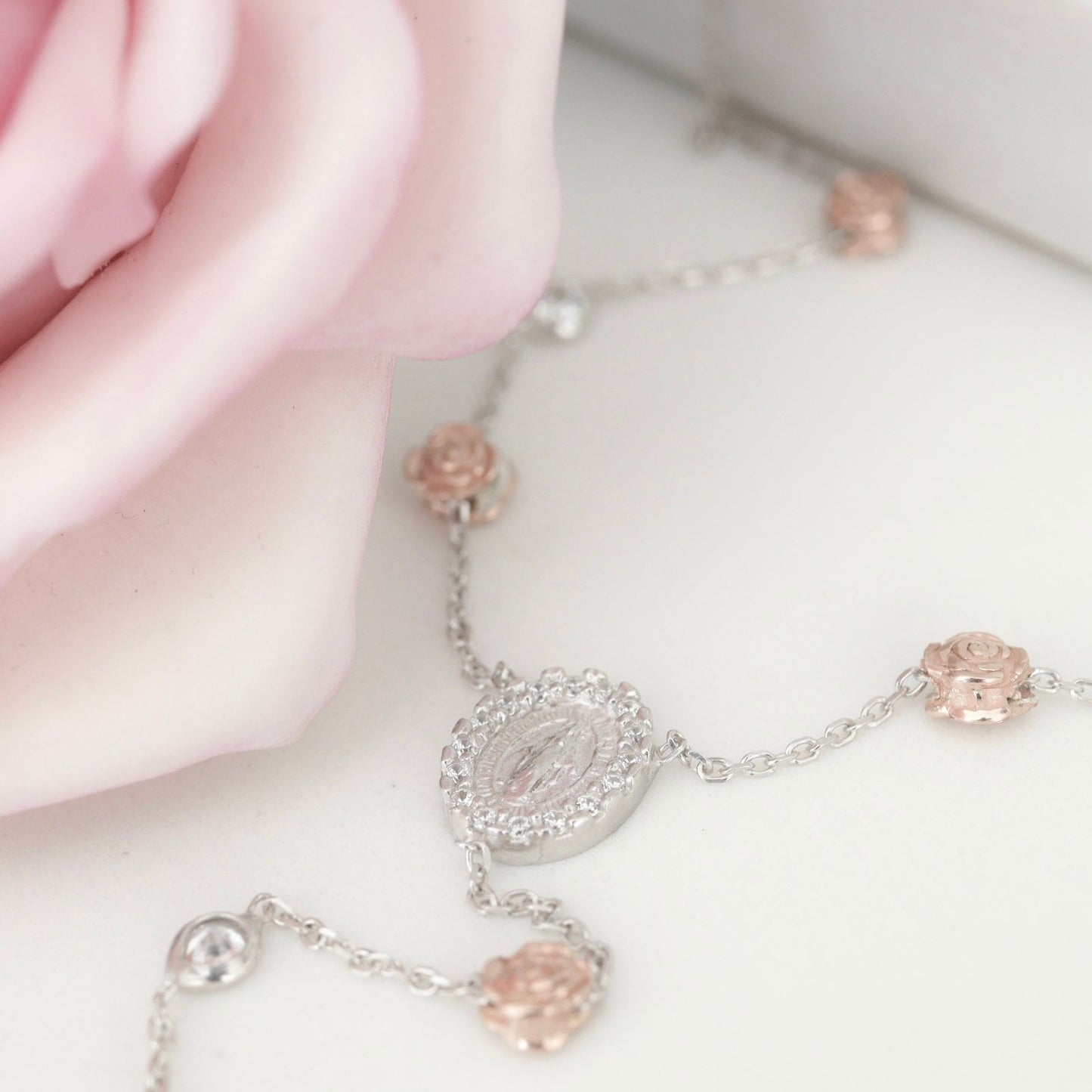 Collar de rosario de Medalla Milagrosa de plata de ley para mujer, medalla milagrosa de plata de ley con rosas, collar de plata Nuestra Señora de Gracia 925