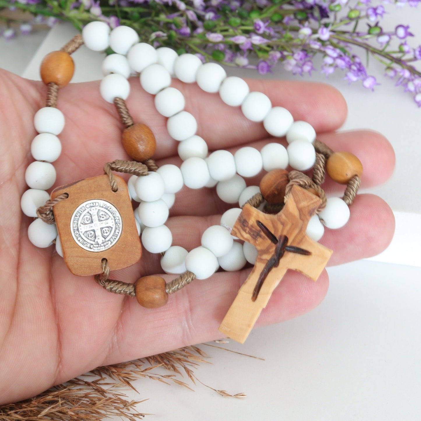 Rosario blanco de Medjugorje con medalla de Nuestra Señora-Devina Misericordia, rosario hecho a mano de Medjugorje, rosario de Medjugorje de madera de olivo