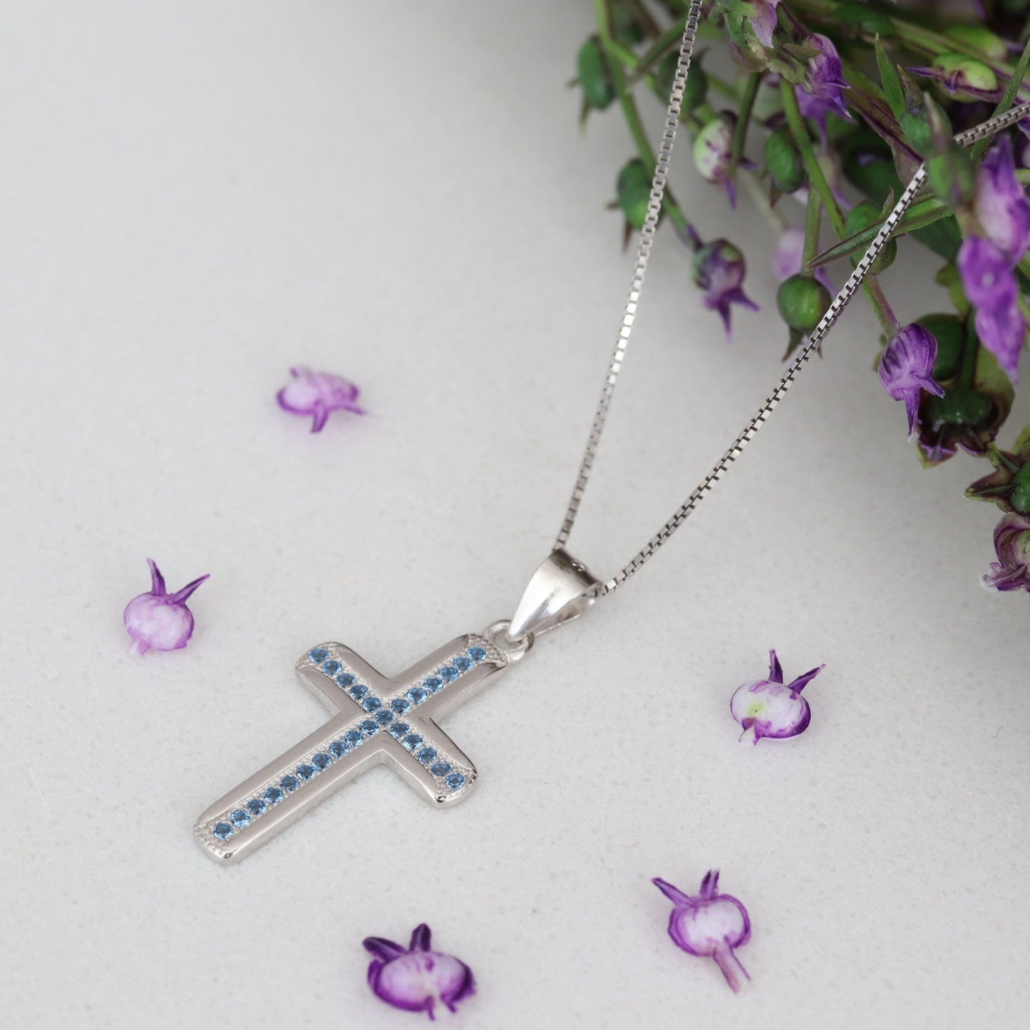 Collar de cruz azul de plata de ley, colgante de cruz azul de Medjugorje, collar de cruz de circonio cúbico azul para damas, encanto de cruz divina