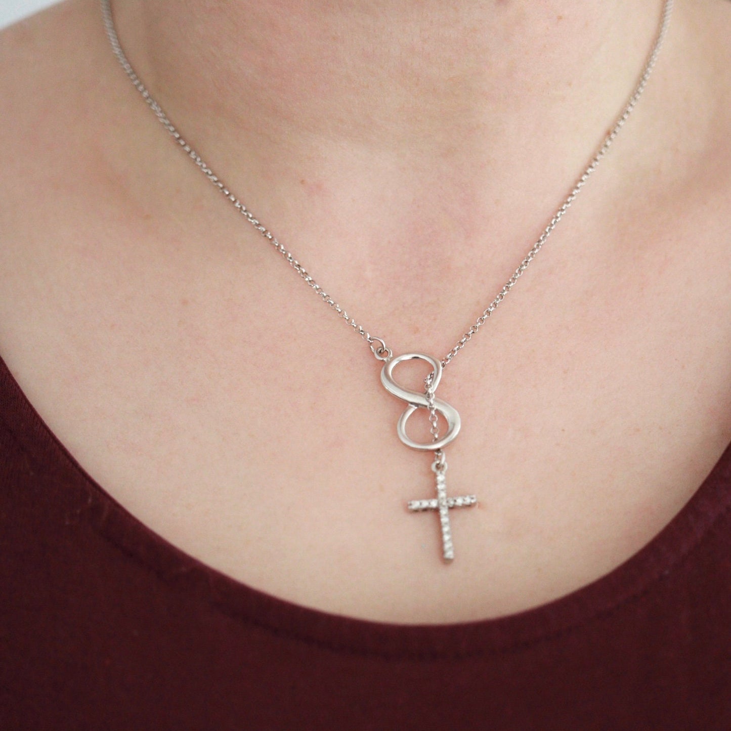 Collar cruzado de plata de ley con encanto infinito, collar de plata esterlina cruzada de 18 pulgadas de Medjugorje para damas, collar minimalista delicado
