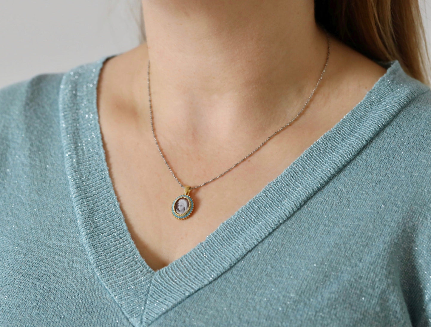 Colgante de Nuestra Señora, collar de Nuestra Señora de Medjugorje, colgante de la Reina de la Paz, colgante de camafeo relleno de oro de plata de ley 925, colgante para niña