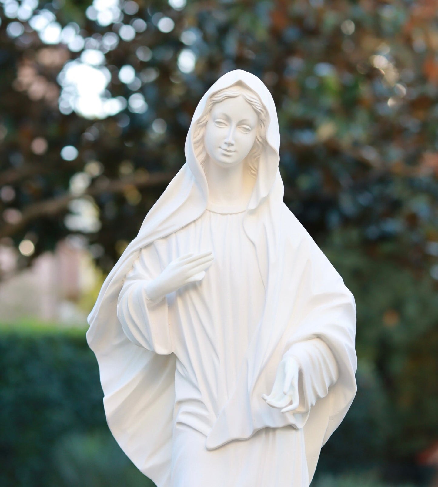 Estatua de Medjugorje, escultura de Nuestra Señora, estatua de la Reina de la Paz, estatua católica al aire libre, estatua del altar del hogar, estatua de polvo de mármol de la Virgen María