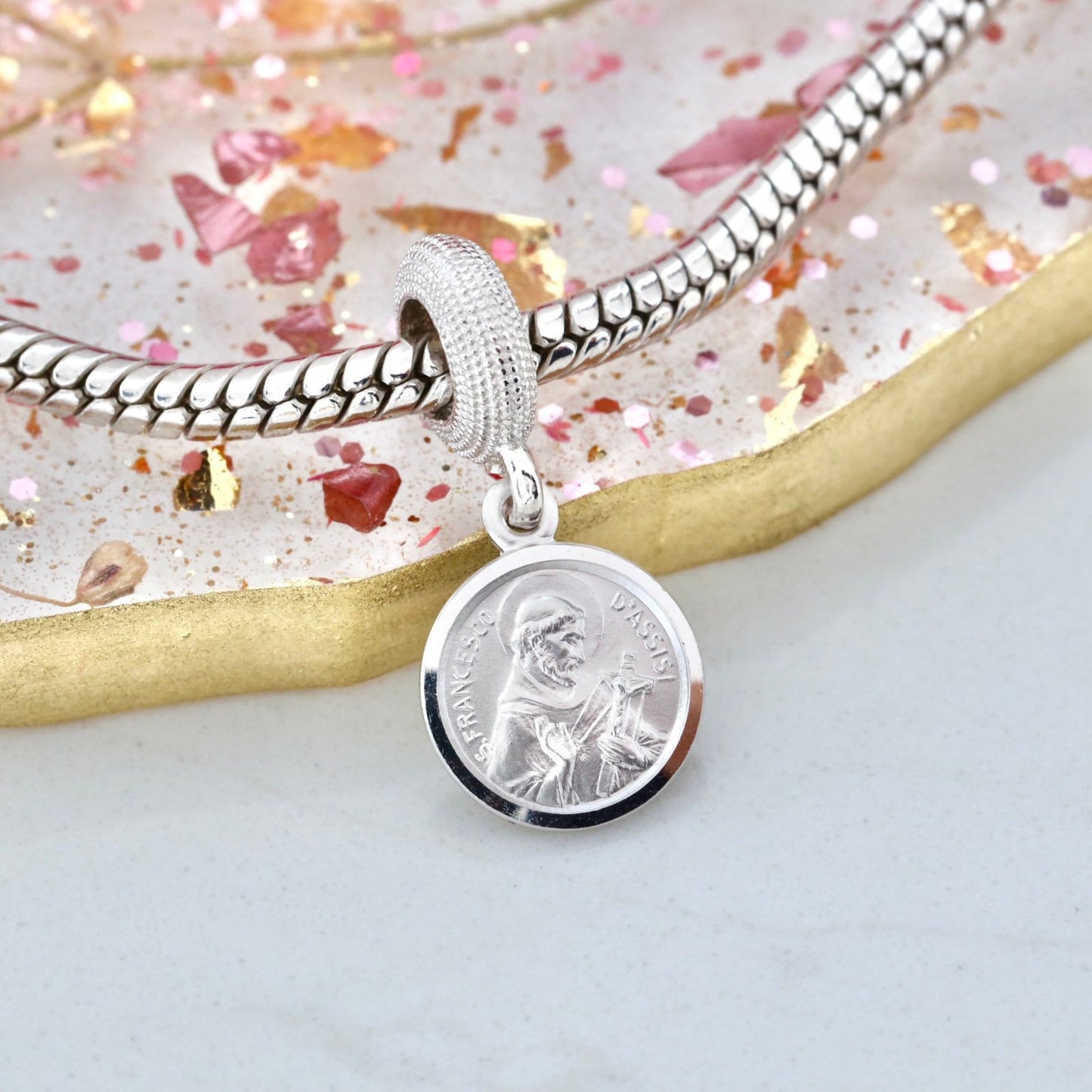 Encanto de plata de ley de San Francisco de Asís, colgante pandora igual de San Francisco, encanto de pulsera católica, encanto católico de pulsera de plata