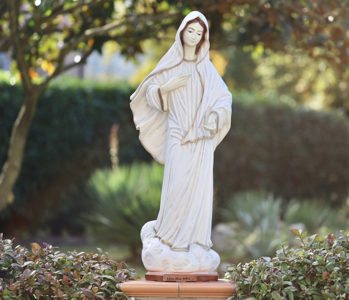 Estatua de Medjugorje, estatua de la Reina de la Paz, estatua grande de la Virgen María, estatua del jardín, estatua del altar del hogar, estatua de polvo de mármol de Nuestra Señora