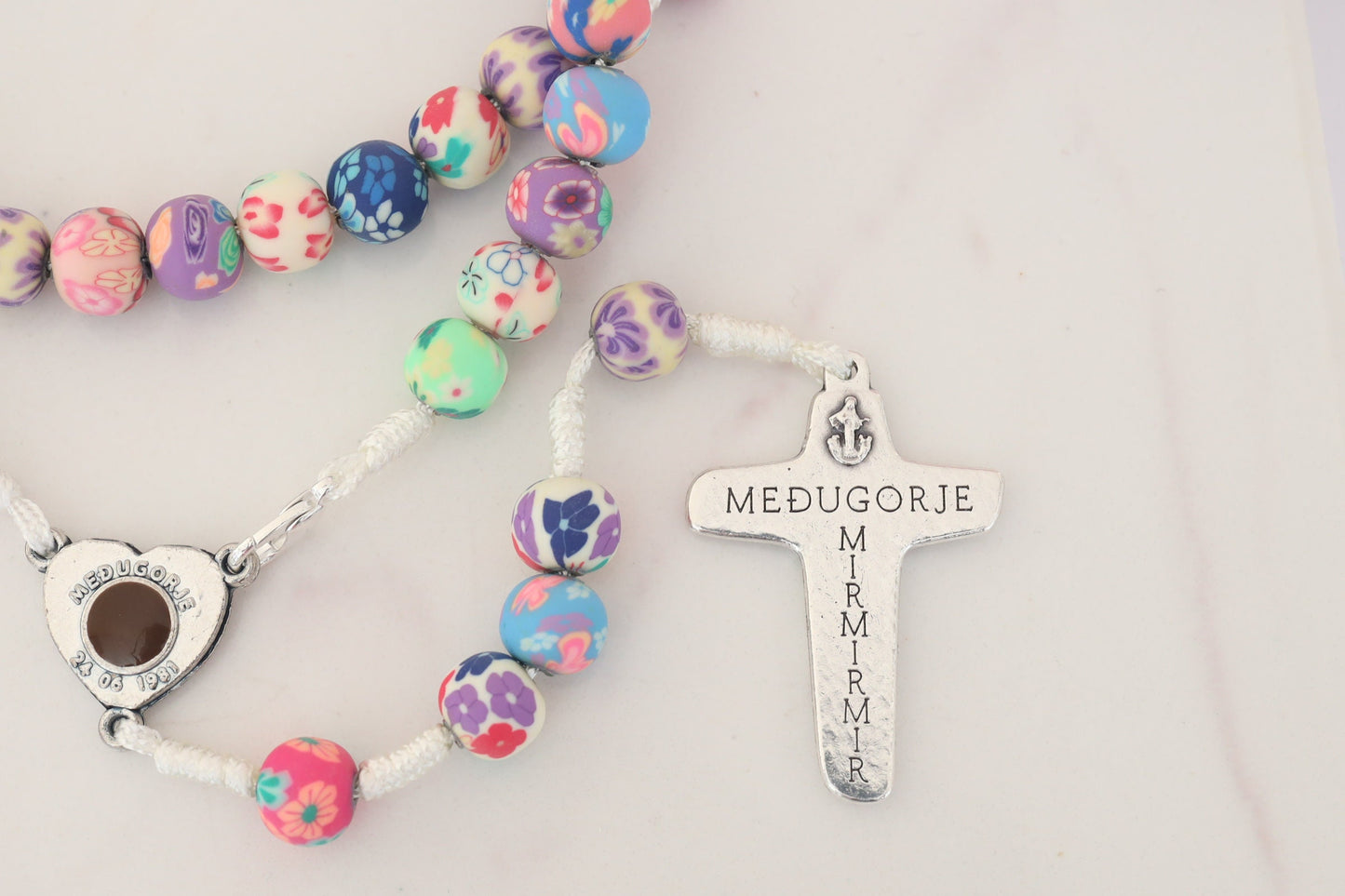 White fimo clay rosary beads with flowers, colorful rosary beads, rosary necklace for kids, rosary with clay beads, rosary beads for young