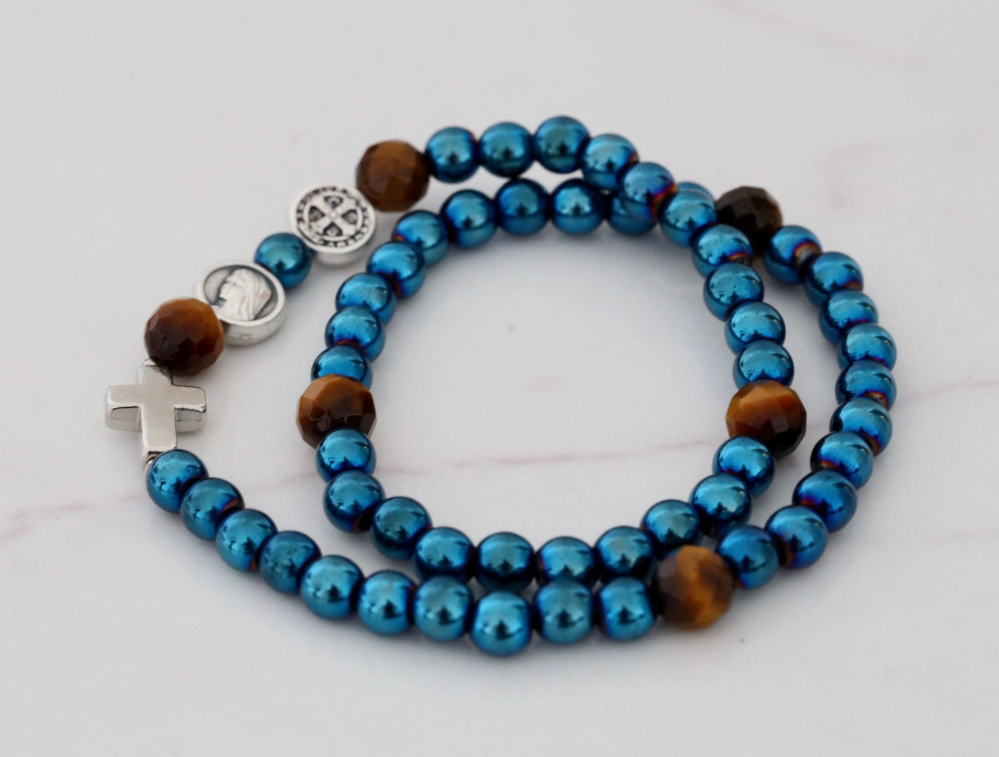 Pulsera de rosario doble, pulsera de rosario de San Benito, pulsera de cuentas de rosario negro de cinco décadas, pulsera doble de cuentas de rosario de hematita