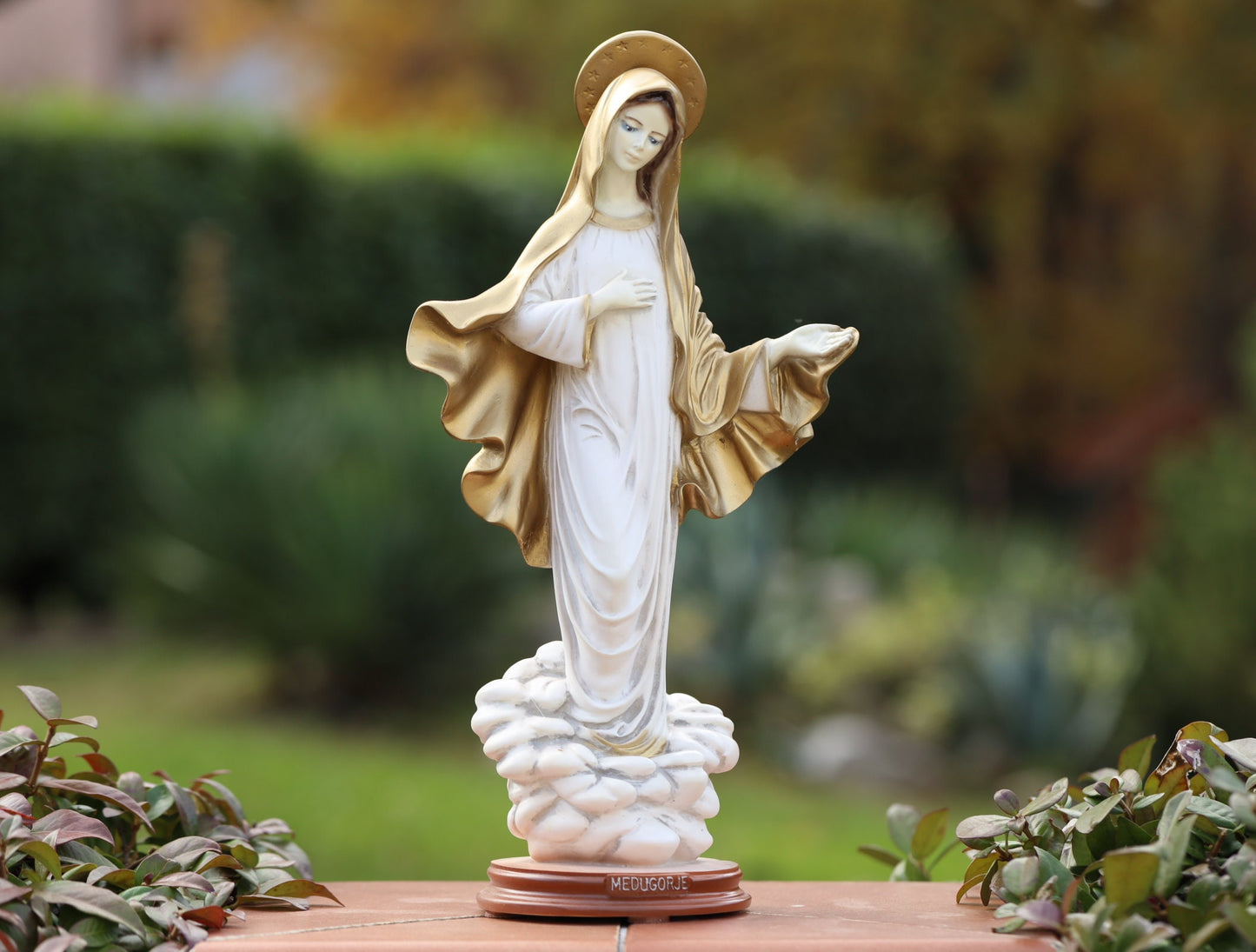 Estatua de la Reina de la Paz, escultura de la Virgen María, estatua navideña de la Virgen María, estatua del jardín, estatua católica de Nuestra Señora, estatua del altar del hogar