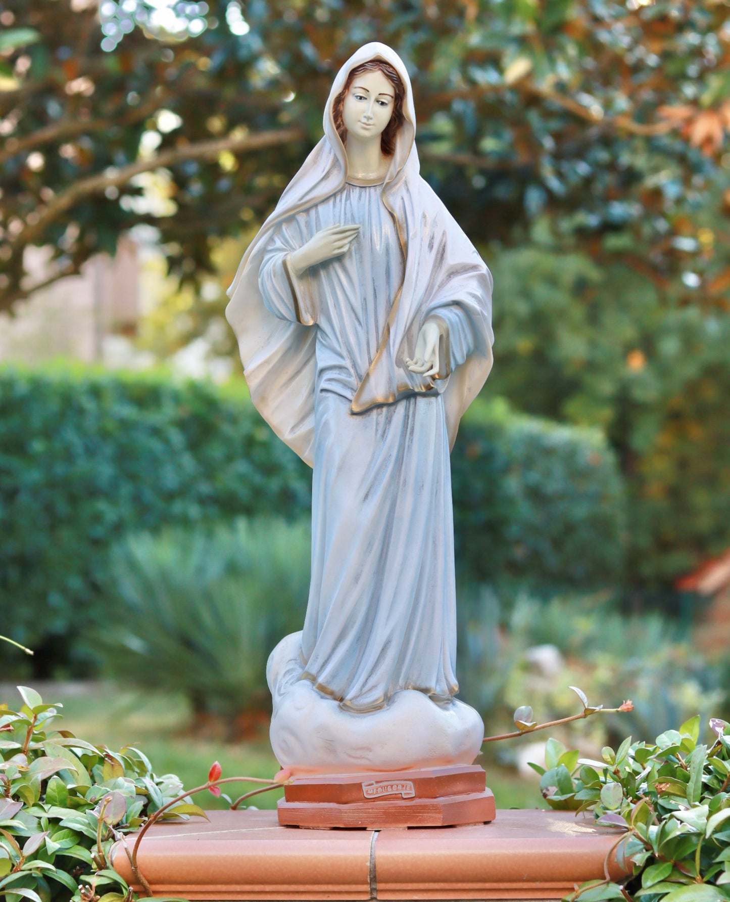 Estatua de Medjugorje, escultura de Nuestra Señora, estatua de la Reina de la Paz, estatua católica al aire libre, estatua del altar del hogar, estatua de polvo de mármol de la Virgen María