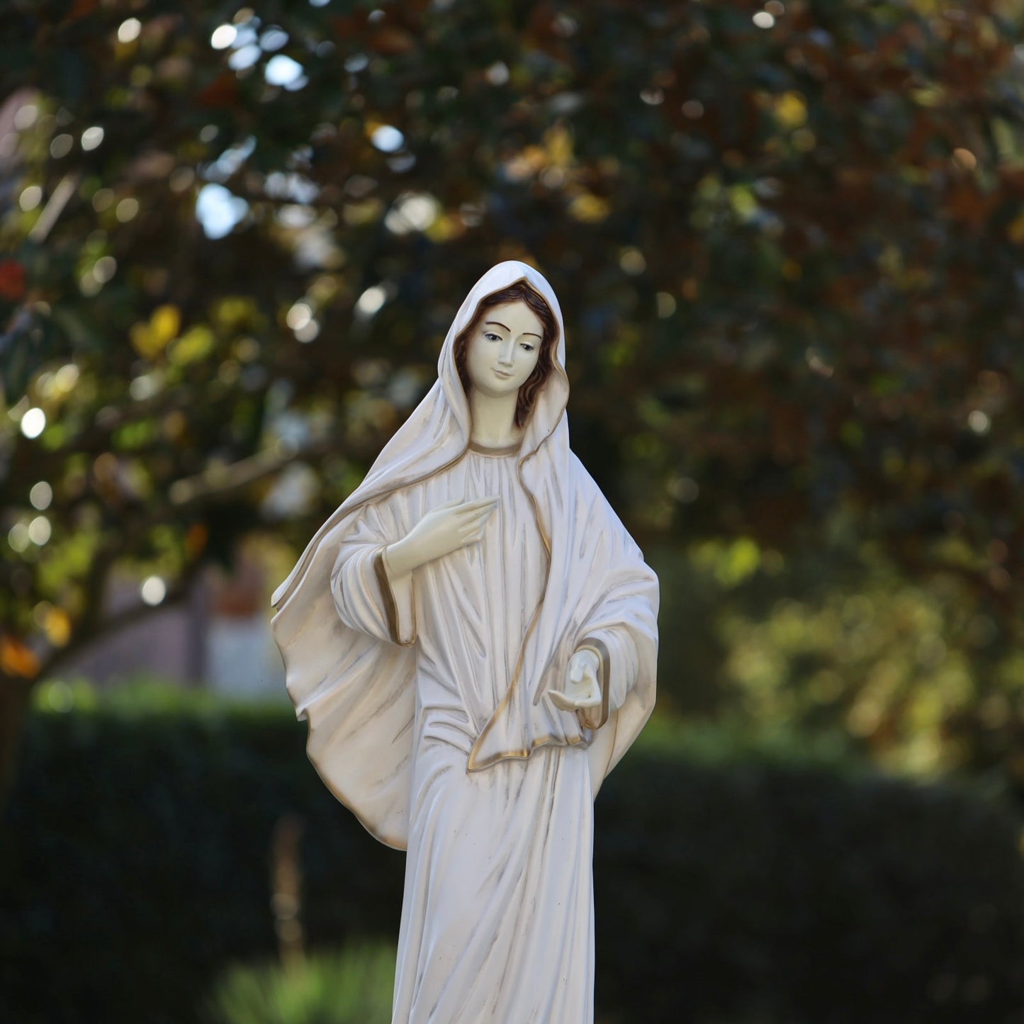 Estatua de Medjugorje, estatua de la Reina de la Paz, estatua grande de la Virgen María, estatua del jardín, estatua del altar del hogar, estatua de polvo de mármol de Nuestra Señora