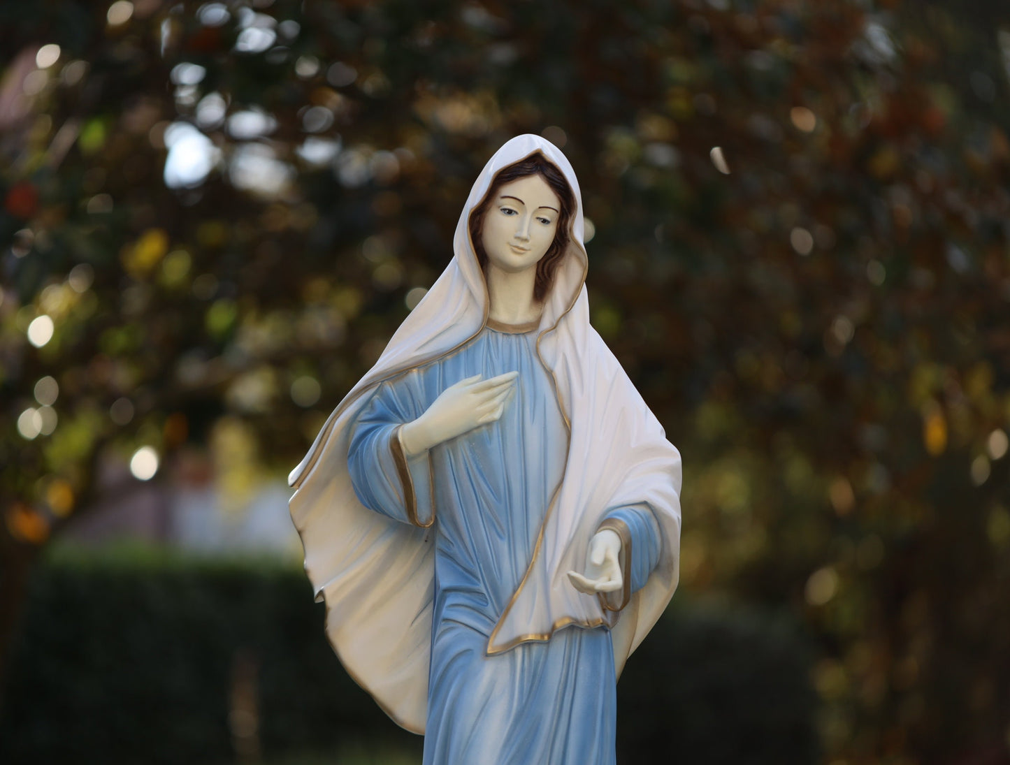 Estatua de Medjugorje de 90 cm, escultura de Nuestra Señora Reina de la Paz, estatua de polvo de mármol de Medjugorje, estatua de la Virgen Azul, estatua de Nuestra Señora de 35 pulgadas