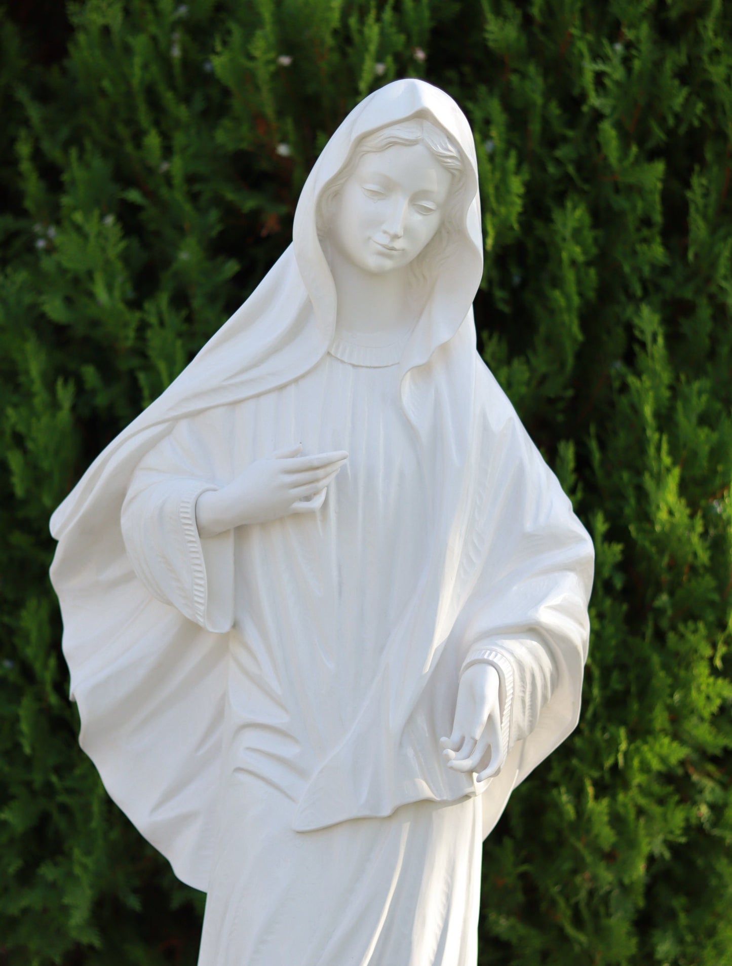 Estatua interior y exterior de polvo de mármol de Nuestra Señora de Medjugorje, estatua de la Reina de la Paz estatua de 47 pulgadas, estatua de jardín Nuestra Señora de Medjugorje