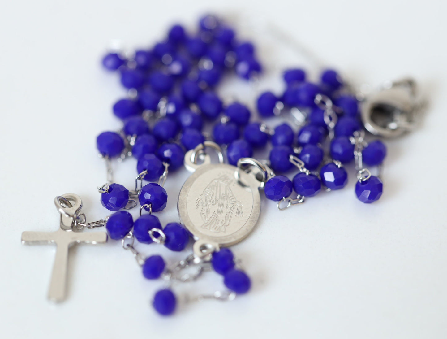 Collar de cuentas de rosario azul de acero inoxidable con Medalla Milagrosa, delicadas cuentas de rosario chapadas en oro de Medjugorje, rosario de Nuestra Señora de Gracia