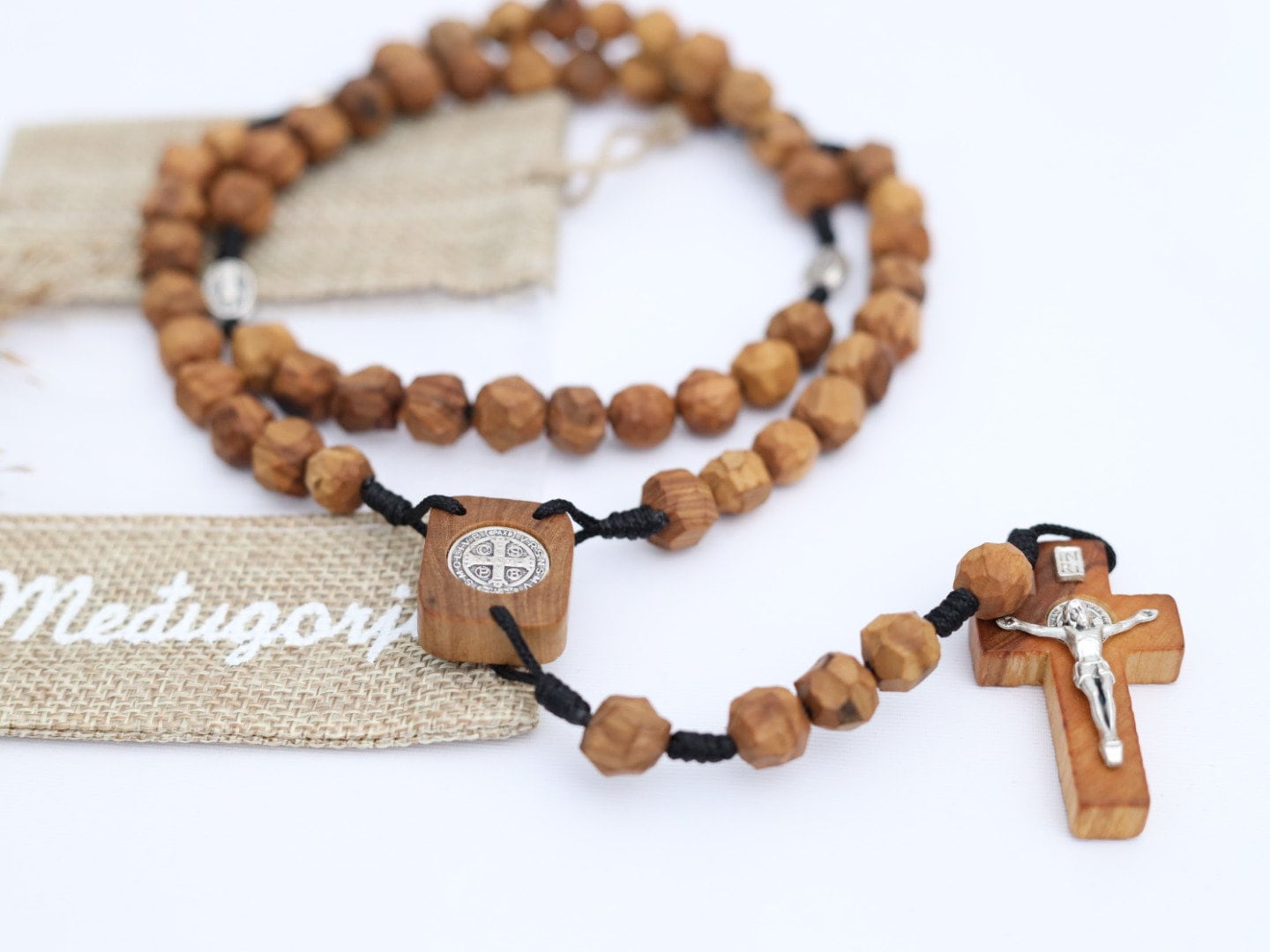 Rosario de madera de olivo, rosario católico, rosario crucifijo de San Benito, medalla de San Benito, cuentas de madera cortadas a mano, rosario grande para hombre, rosario vintage
