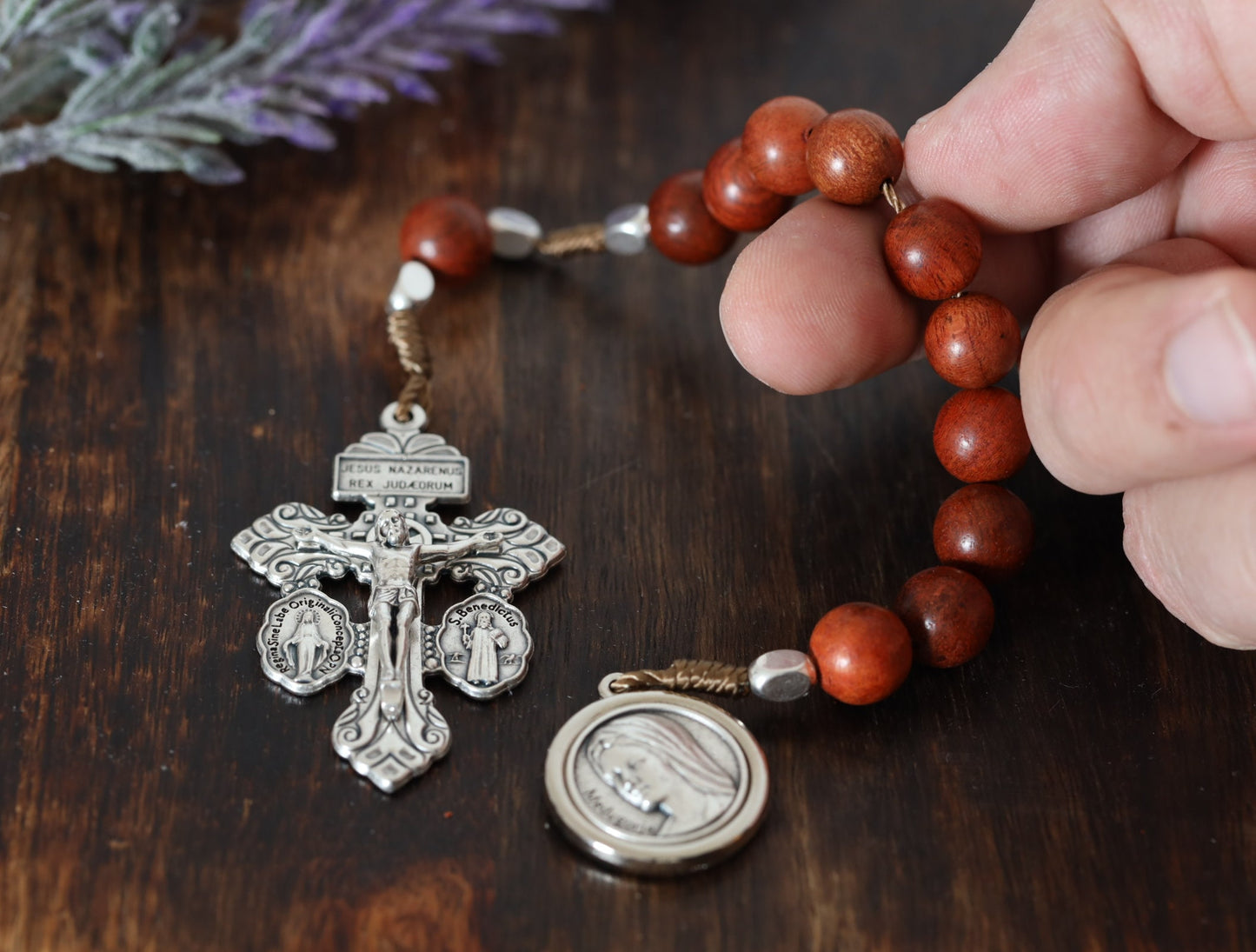 Rosario cruzado de perdón, cuentas de rosario de una década de palo de rosa, rosario de una década de la Reina de la Paz, cuentas de rosario de Medjugorje en miniatura, rosario de bolsillo