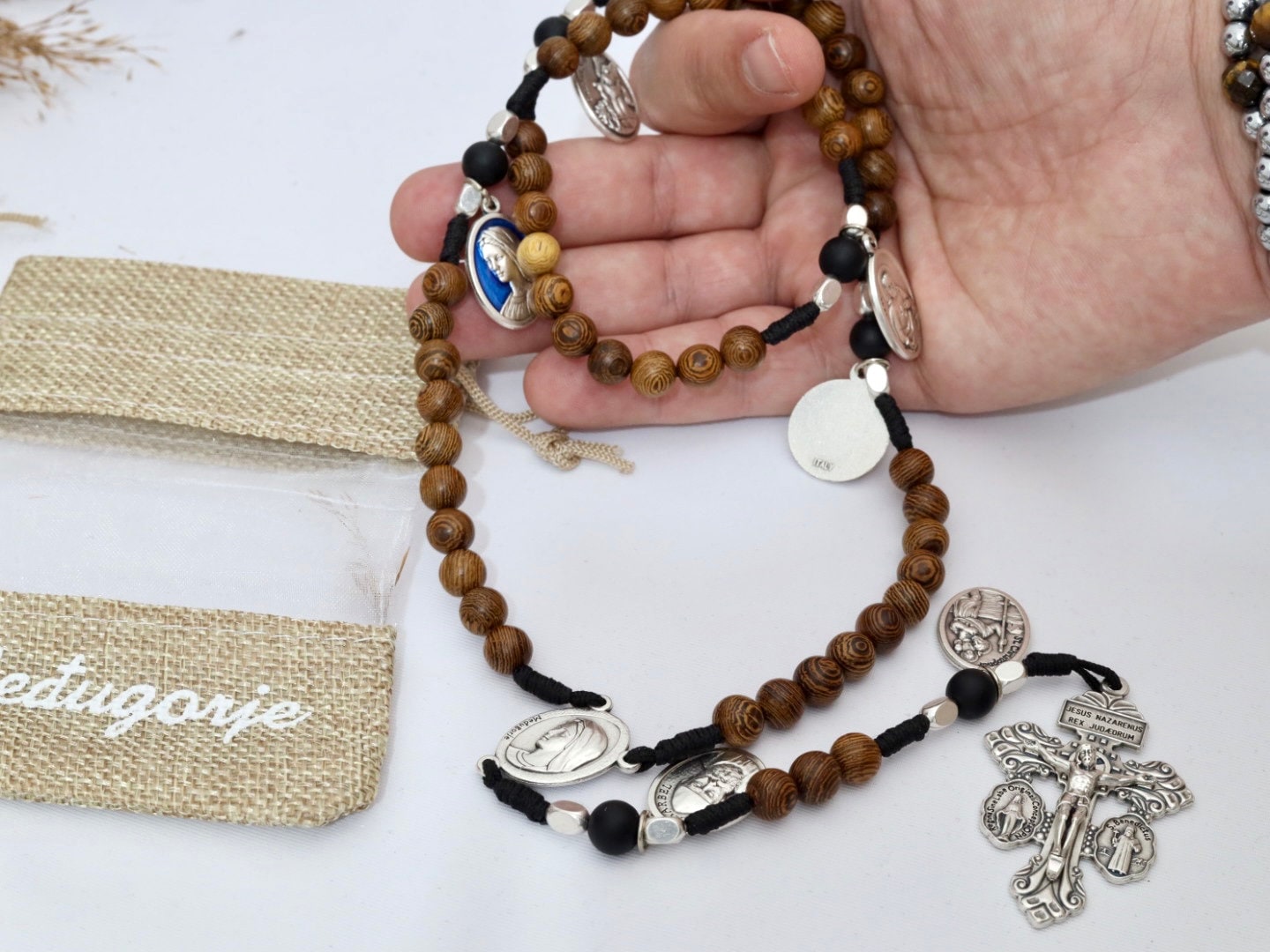 Rosario cruz perdón, rosario con 10 santos diferentes| Rosario de Medjugorje, cuentas de rosario de madera, San Benito con rosario de medalla milagrosa