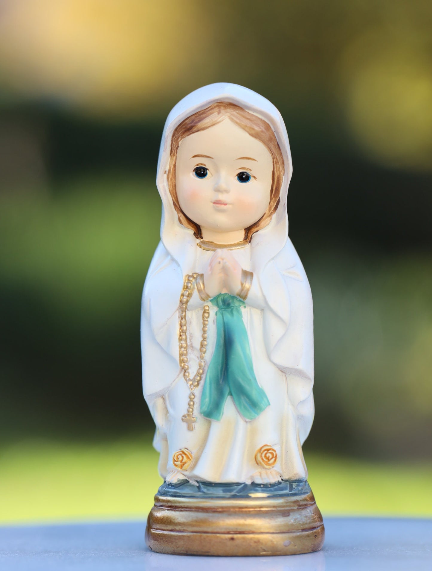 Estatua en miniatura de Nuestra Señora de Lourdes, estatua de resina de la Virgen María de Lourdes, colección de santos bebés, estatua en miniatura de Medjugorje