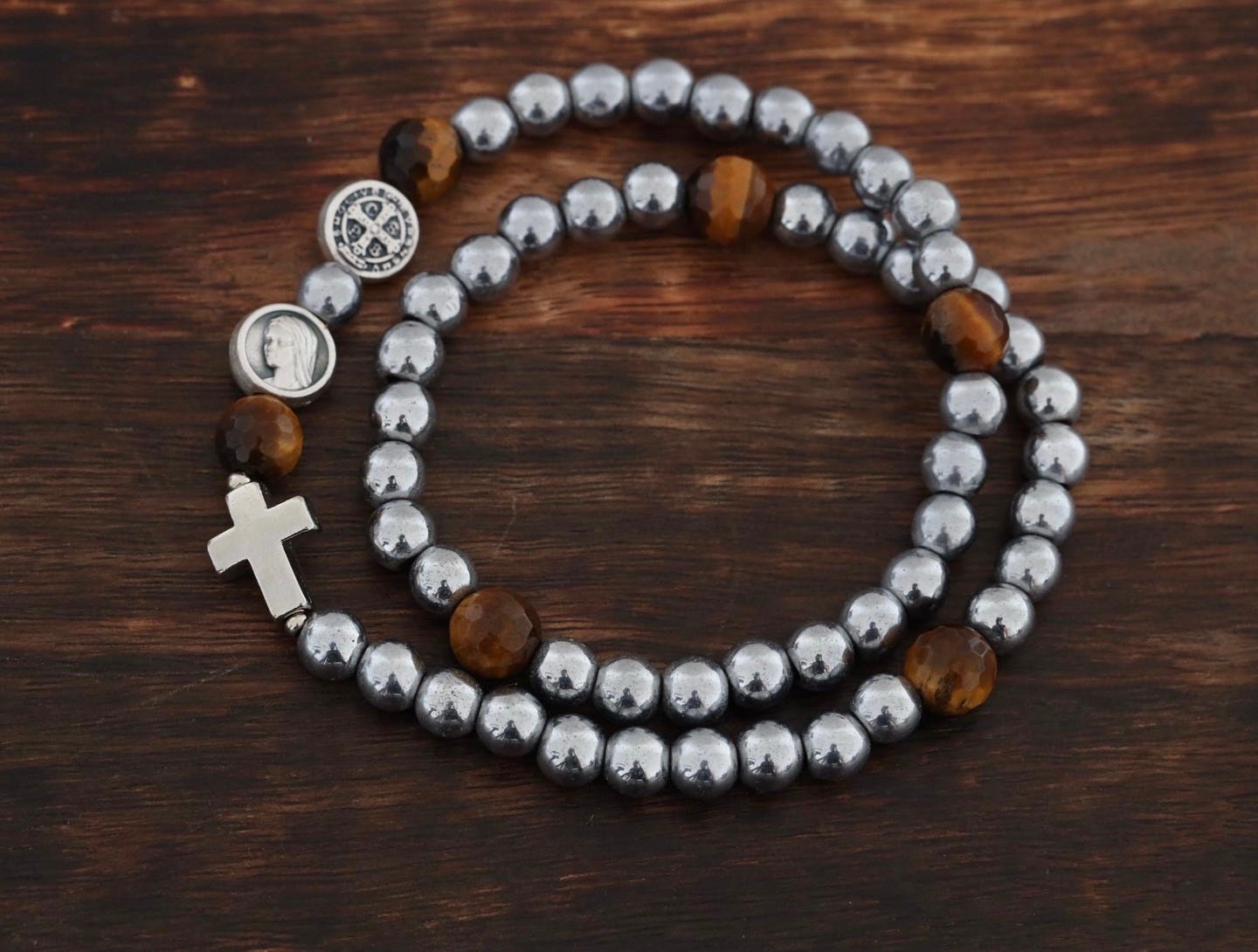 Rosario de pulsera doble de San Benito, pulsera de rosario completo de hematita plateada Medjugorje, pulsera ajustable de cuentas de rosario de cinco décadas