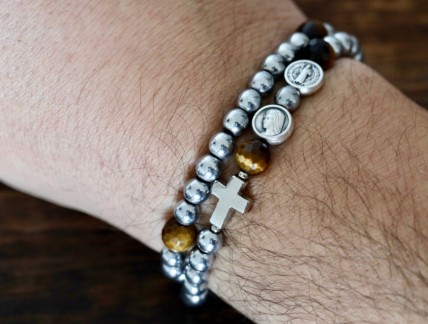 Rosario de pulsera doble de San Benito, pulsera de rosario completo de hematita plateada Medjugorje, pulsera ajustable de cuentas de rosario de cinco décadas