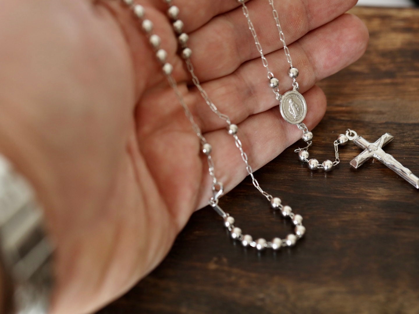 Collar de cuentas de rosario de plata de ley 925 para hombre, rosario de collar de Medalla Milagrosa, collar de rosario sin deslustre con Nuestra Señora de Gracia