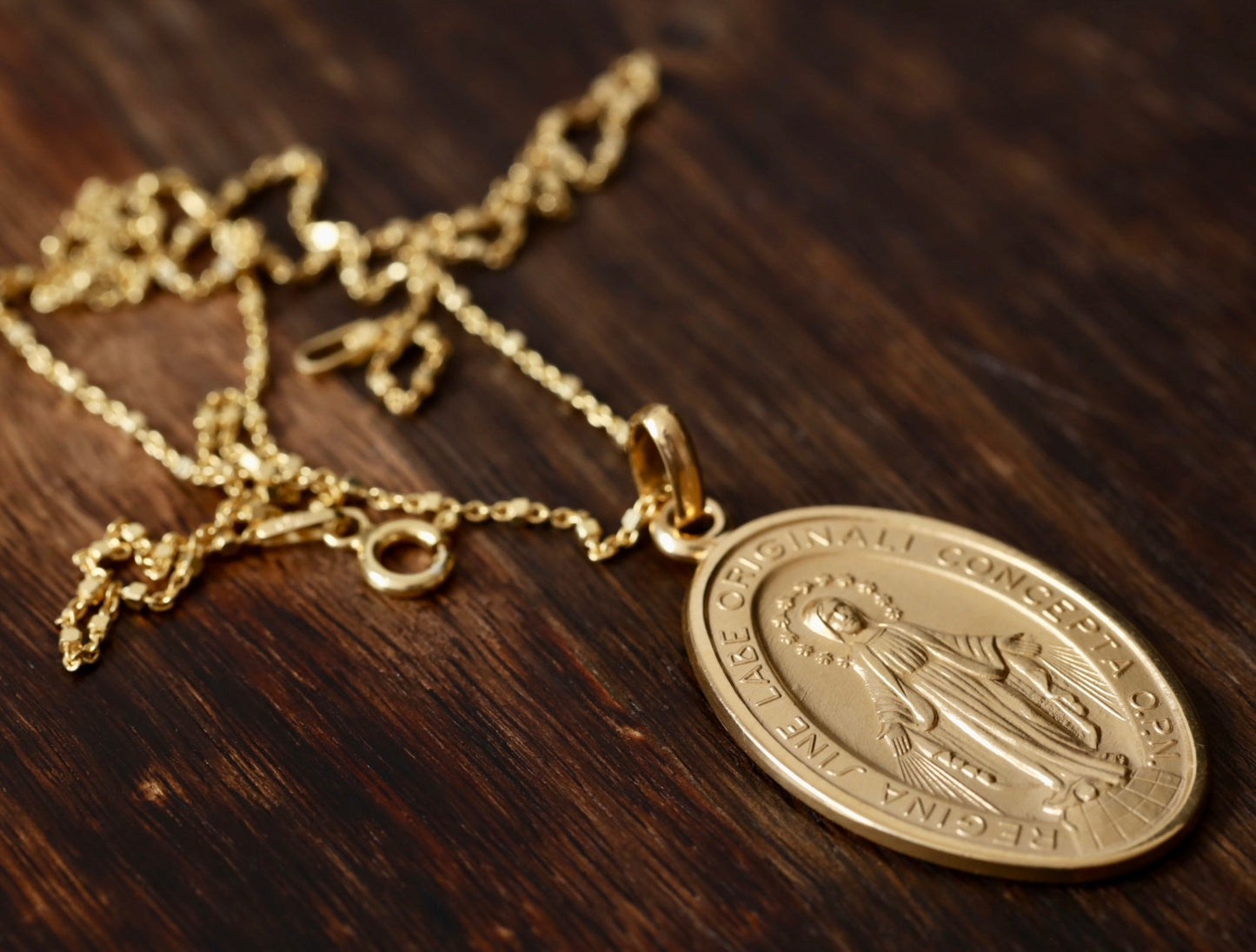 Medalla Milagrosa de plata de ley 925 chapada con collar de oro de 18 kt, collar de Nuestra Señora de Gracia de 18 pulgadas con colgante de 32 mm de Medjugorje