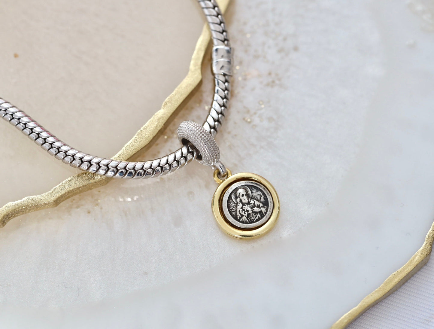 Encanto de cuentas escapulares compatibles con Pandora de plata de primera ley, colgante escapulario marrón similar a pandora, colgante escapulario de plata de dos tonos para bracalet