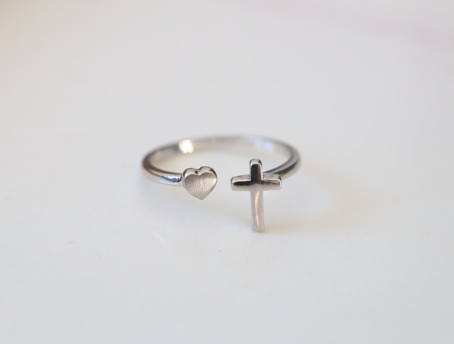 Anillo cruzado de plata de ley con Sagrado Corazón de Jesús, anillo cruzado con tamaño ajustable, anillo cruzado para mujer, anillo católico, anillo Medjugorje