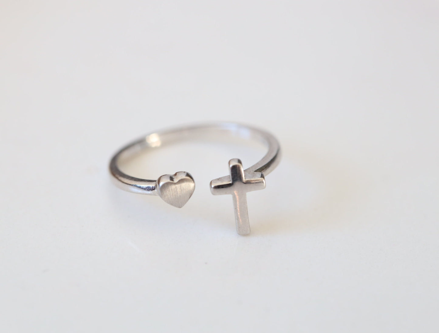 Anillo cruzado de plata de ley con Sagrado Corazón de Jesús, anillo cruzado con tamaño ajustable, anillo cruzado para mujer, anillo católico, anillo Medjugorje